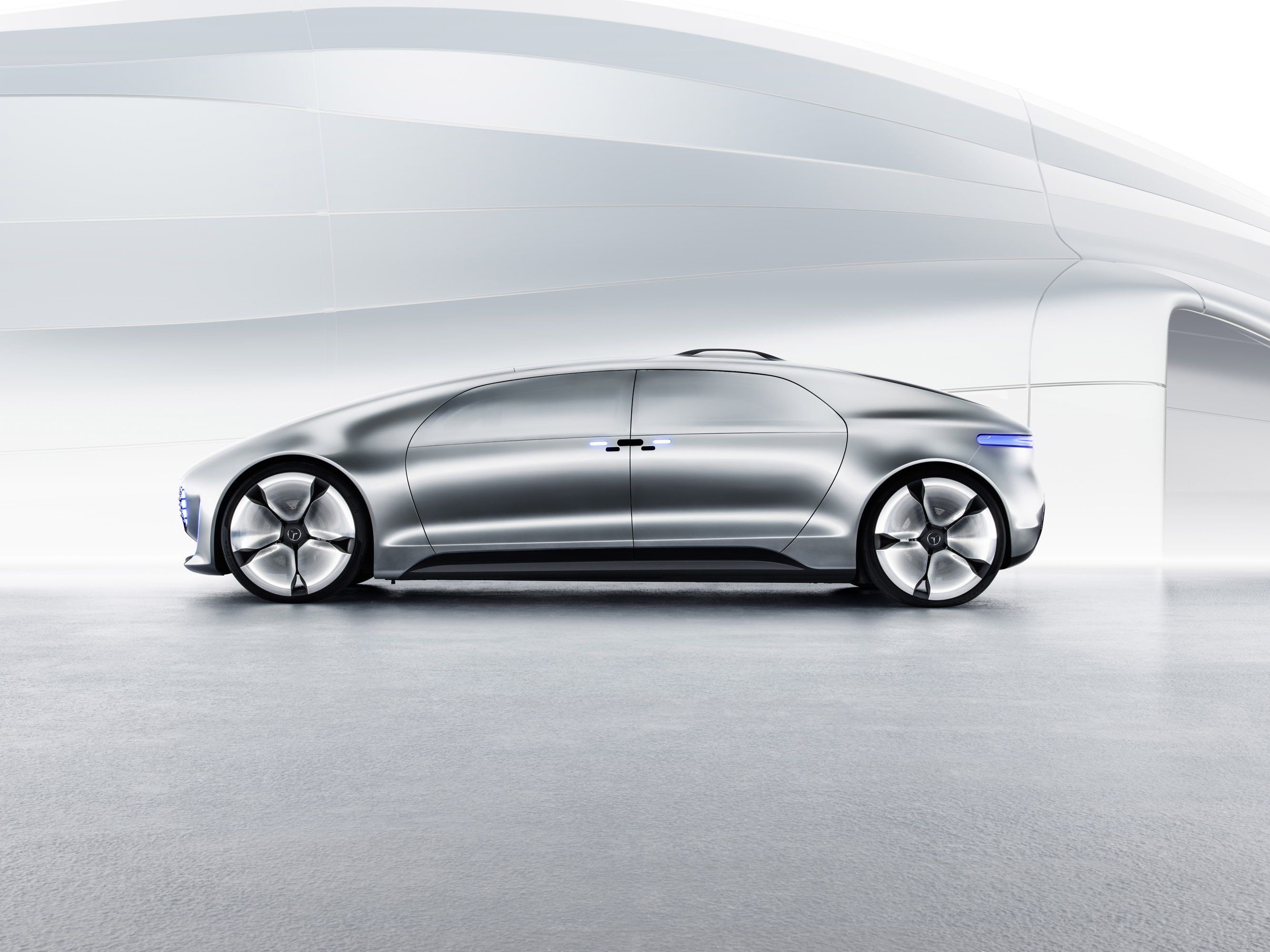 Mercedes-Benz F015 Luxury in Motion Concept photo #23