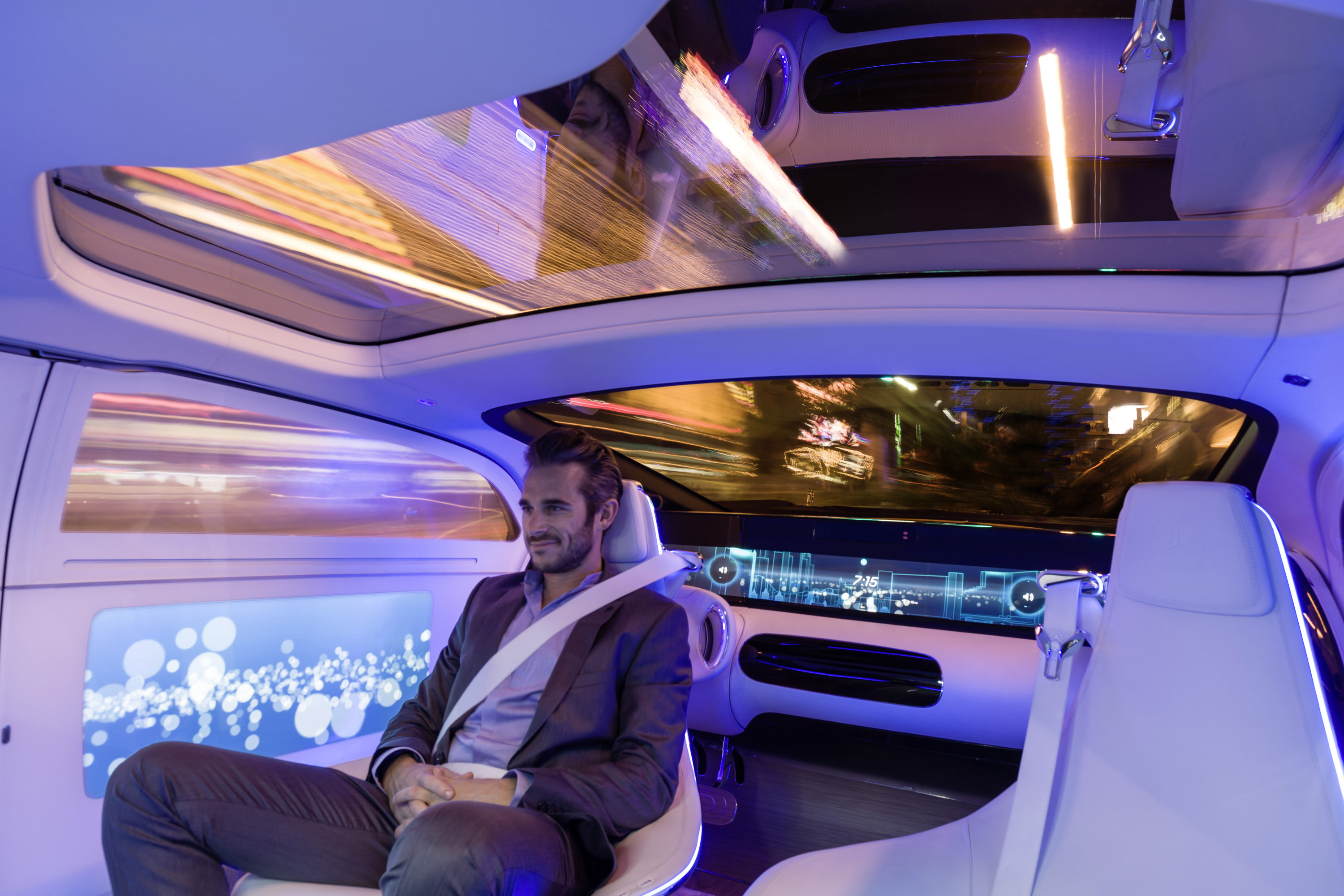 Mercedes-Benz F015 Luxury in Motion Concept photo #46