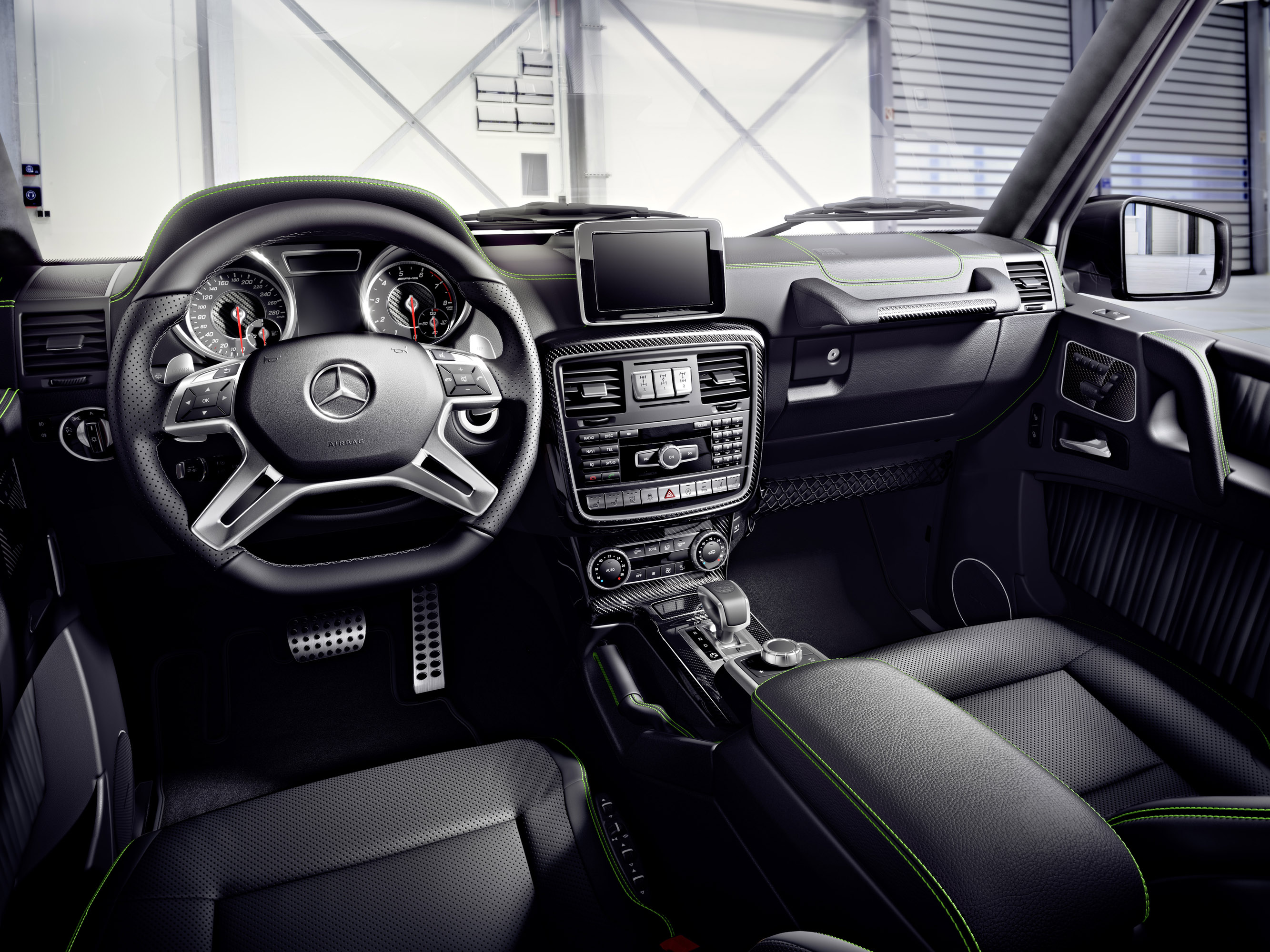 Mercedes-Benz G-Class photo #25