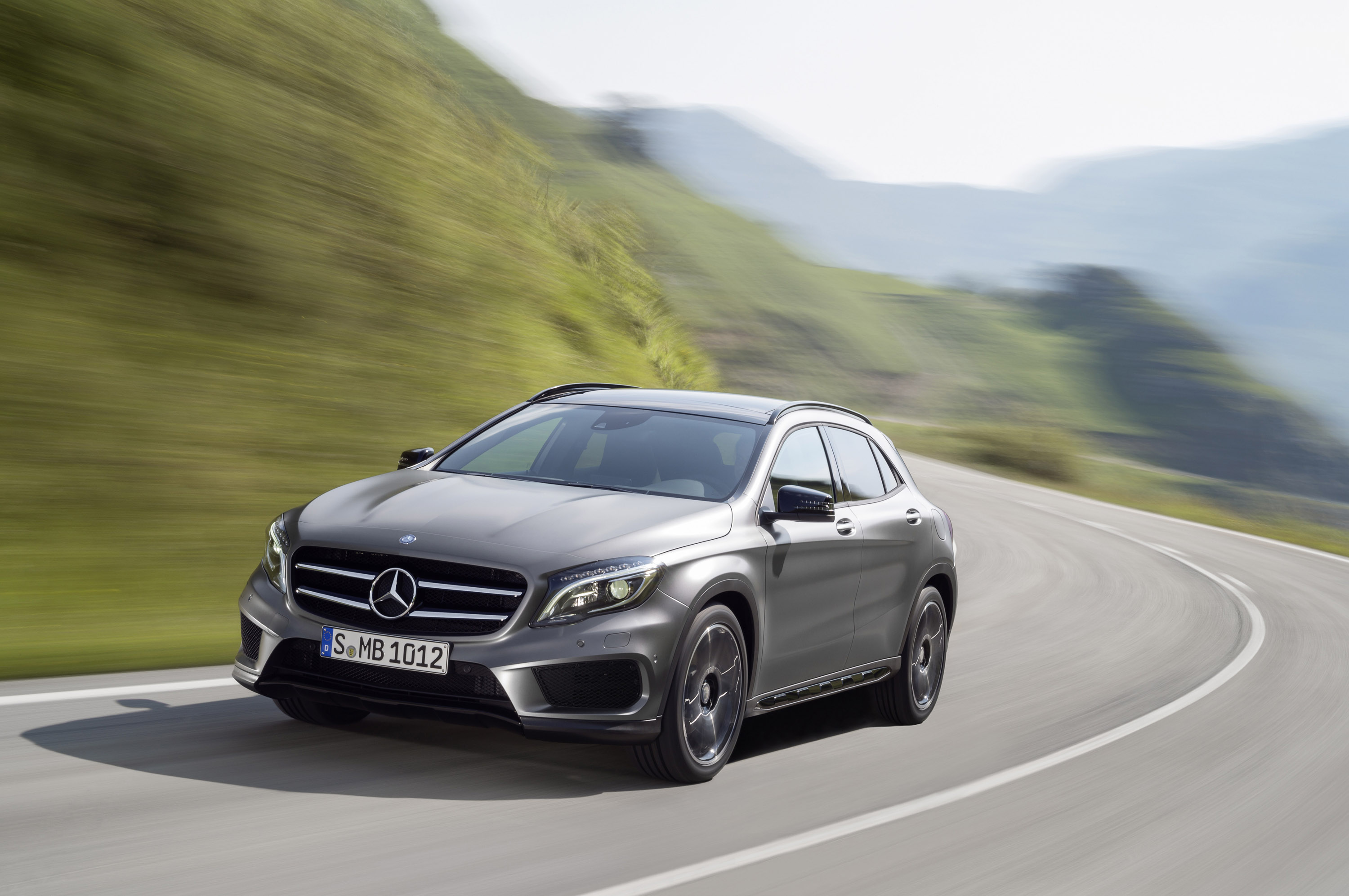 Mercedes-Benz GLA-Class photo #3