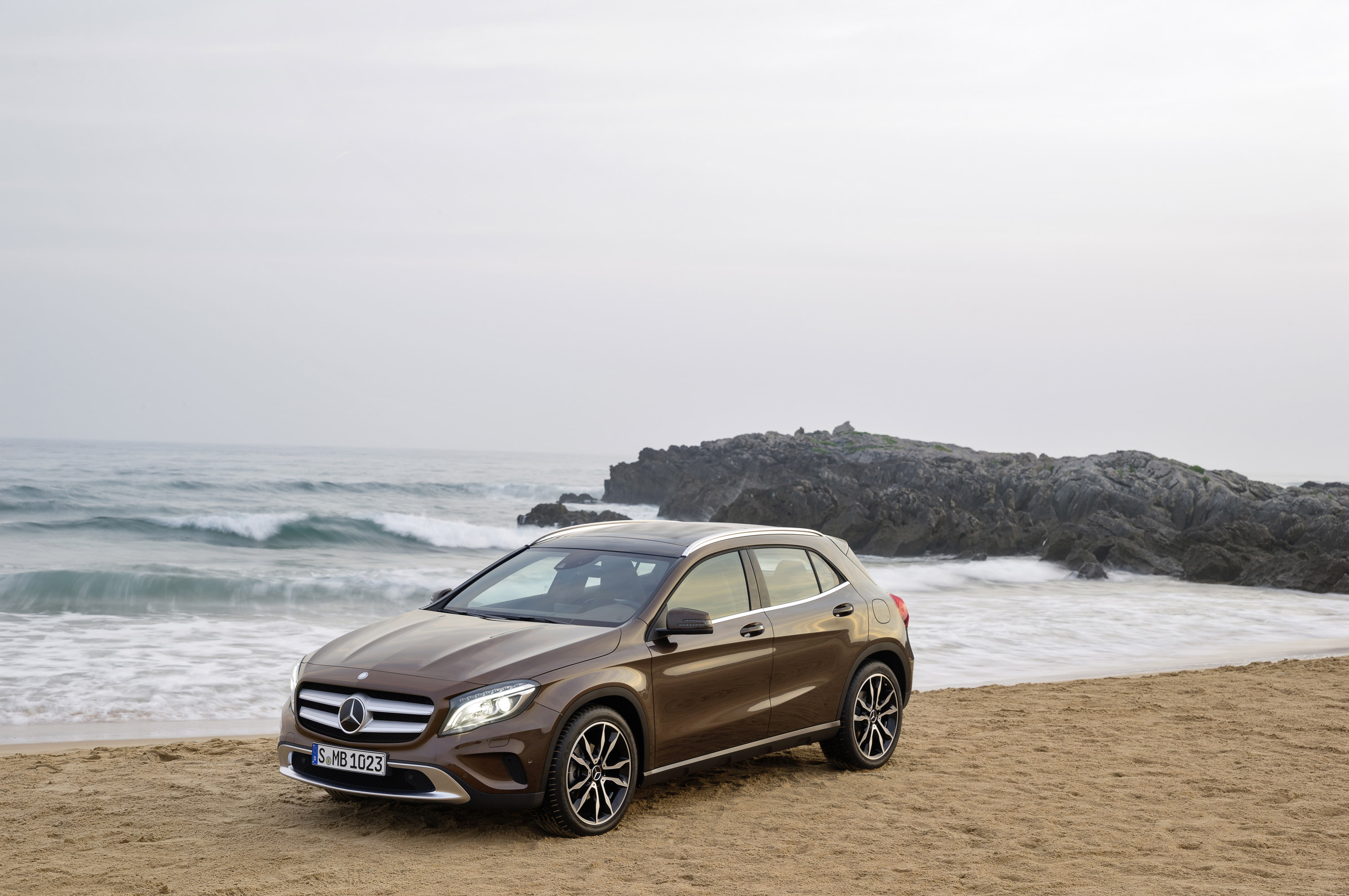 Mercedes-Benz GLA-Class photo #15