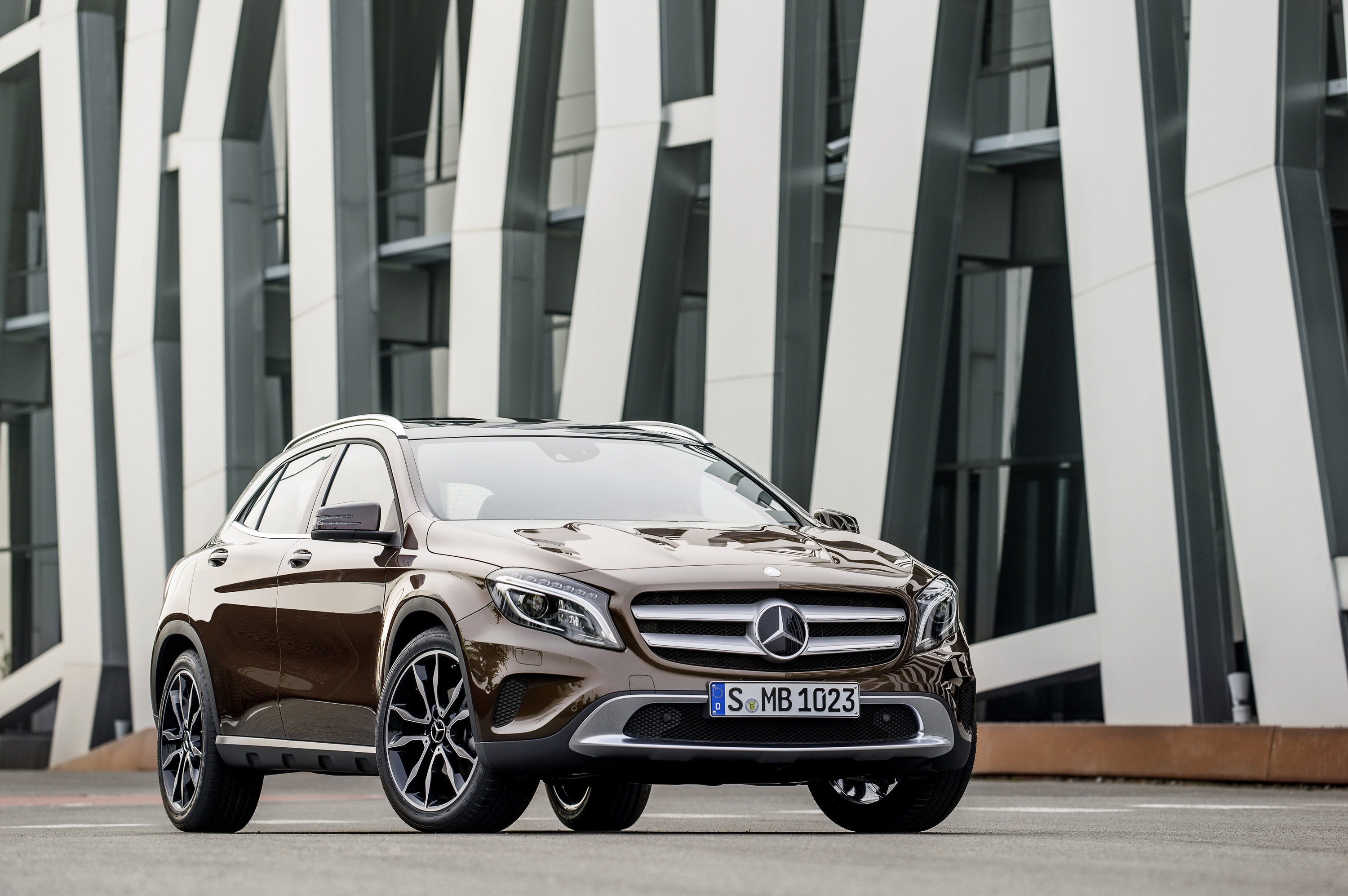 Mercedes-Benz GLA-Class photo #22