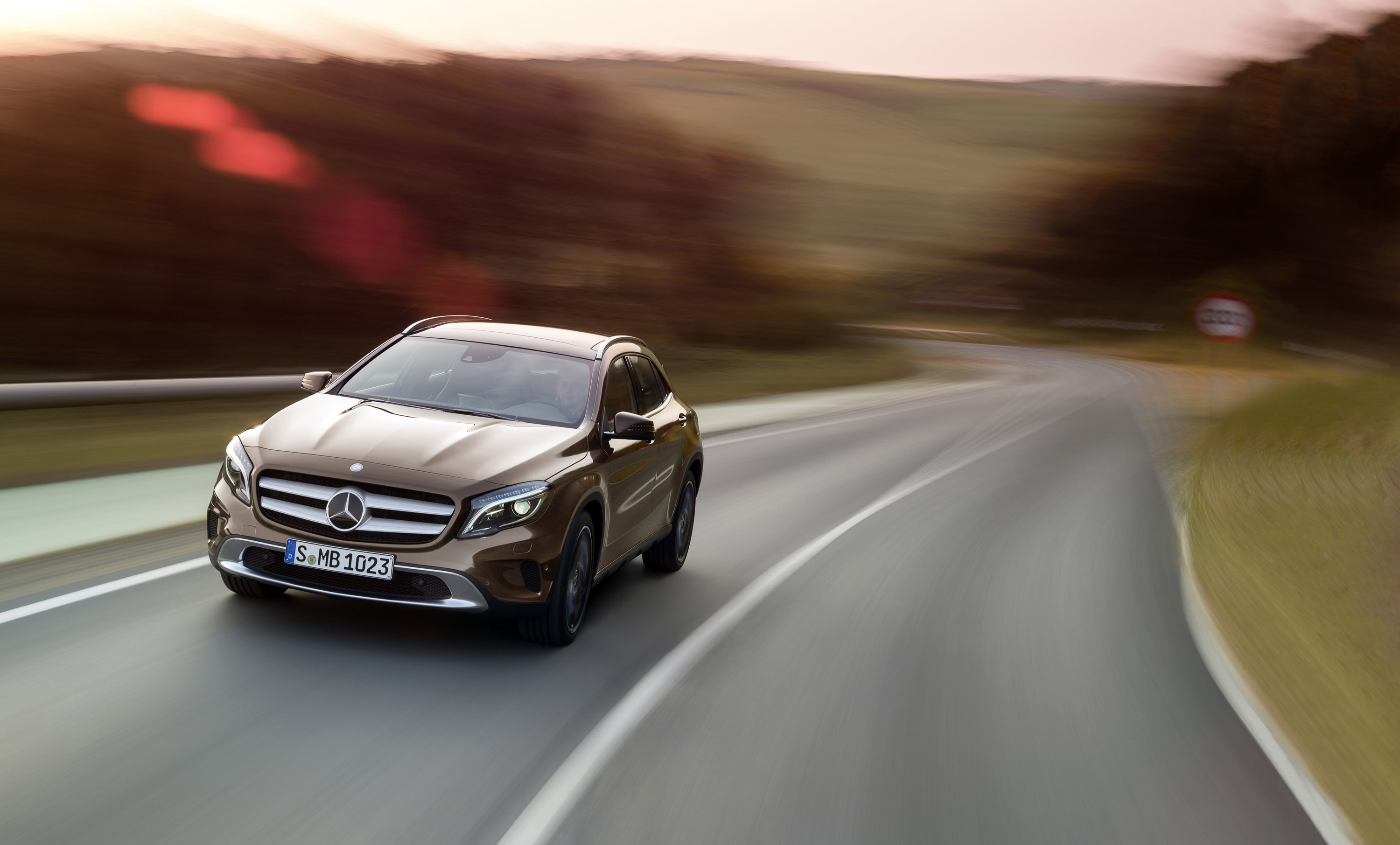 Mercedes-Benz GLA-Class photo #25