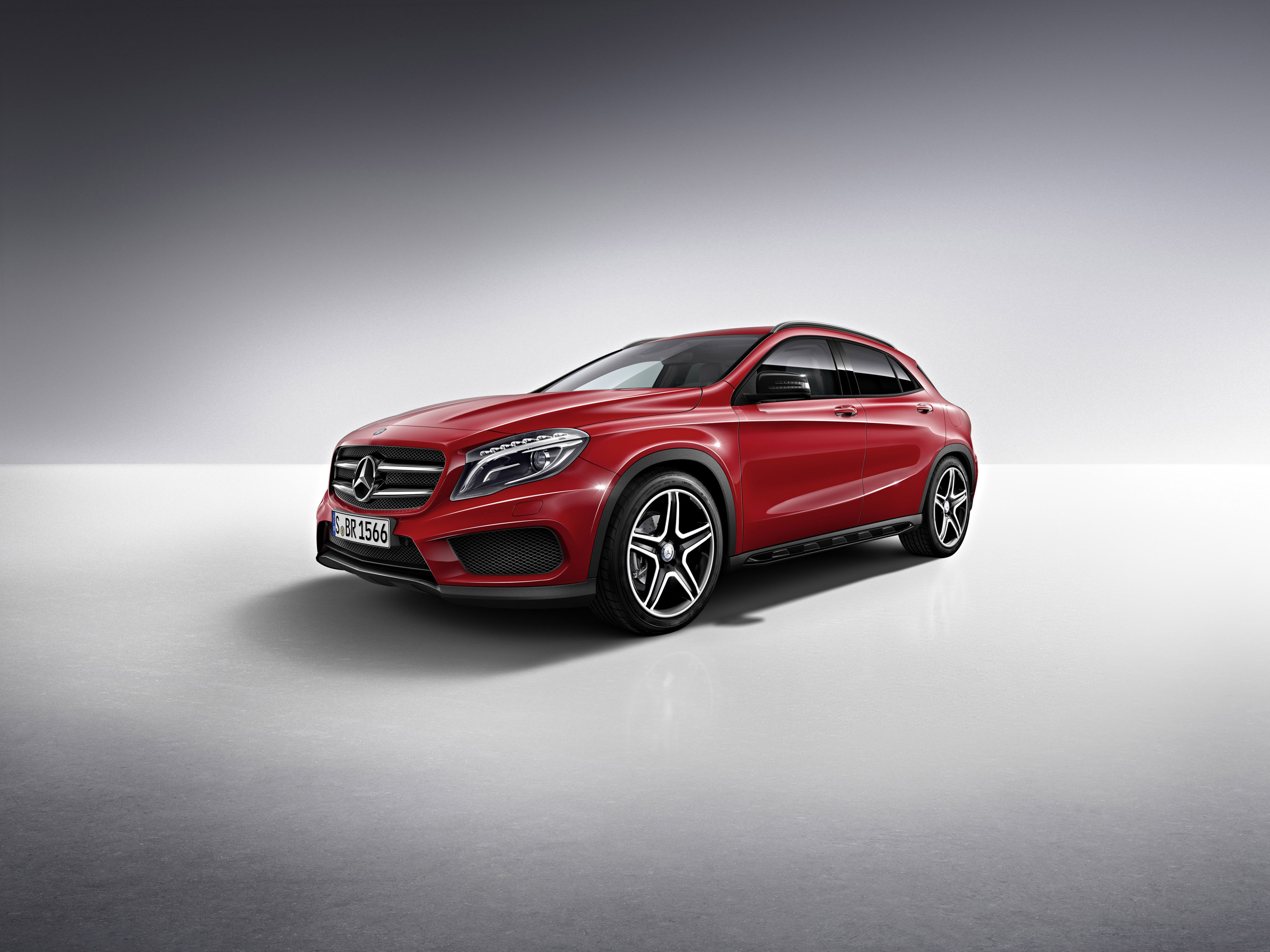 Mercedes-Benz GLA-Class photo #33