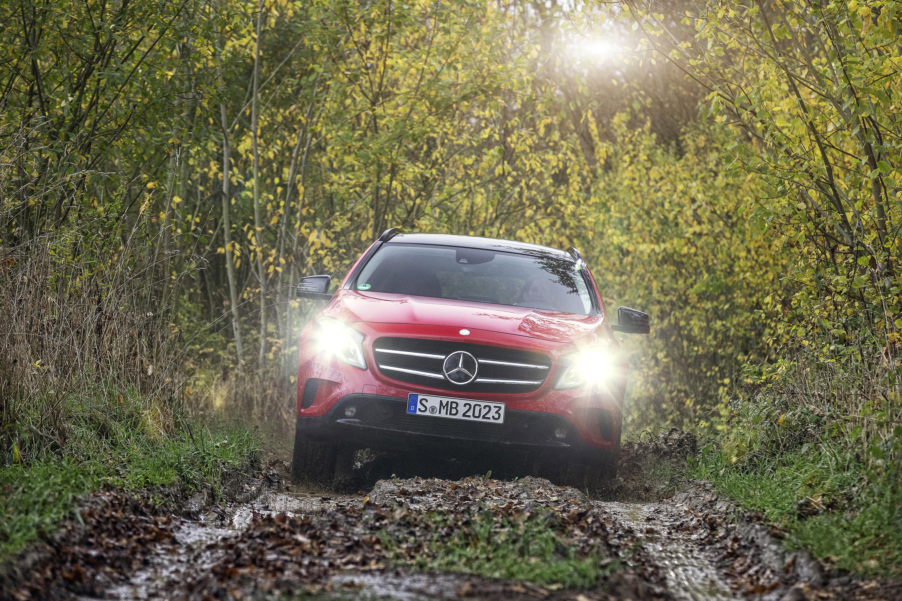 Mercedes-Benz GLA-Class photo #36