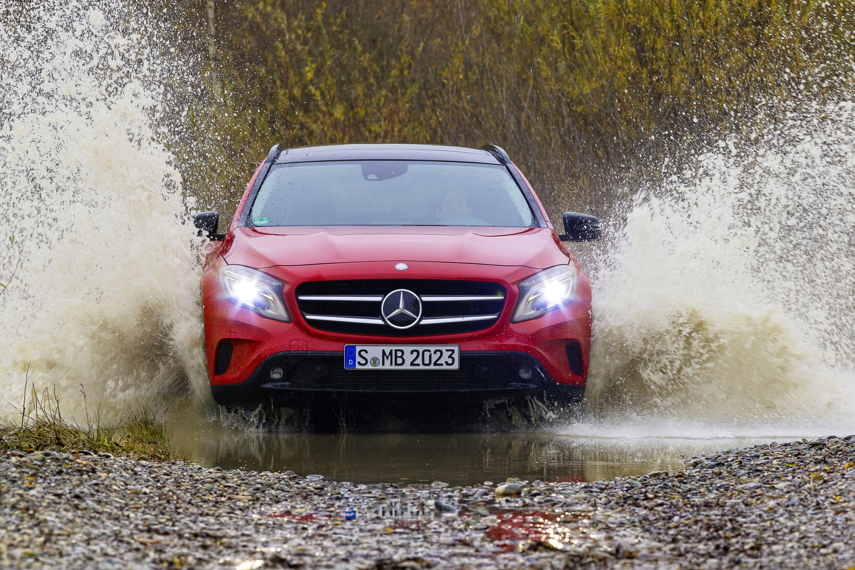 Mercedes-Benz GLA-Class photo #37