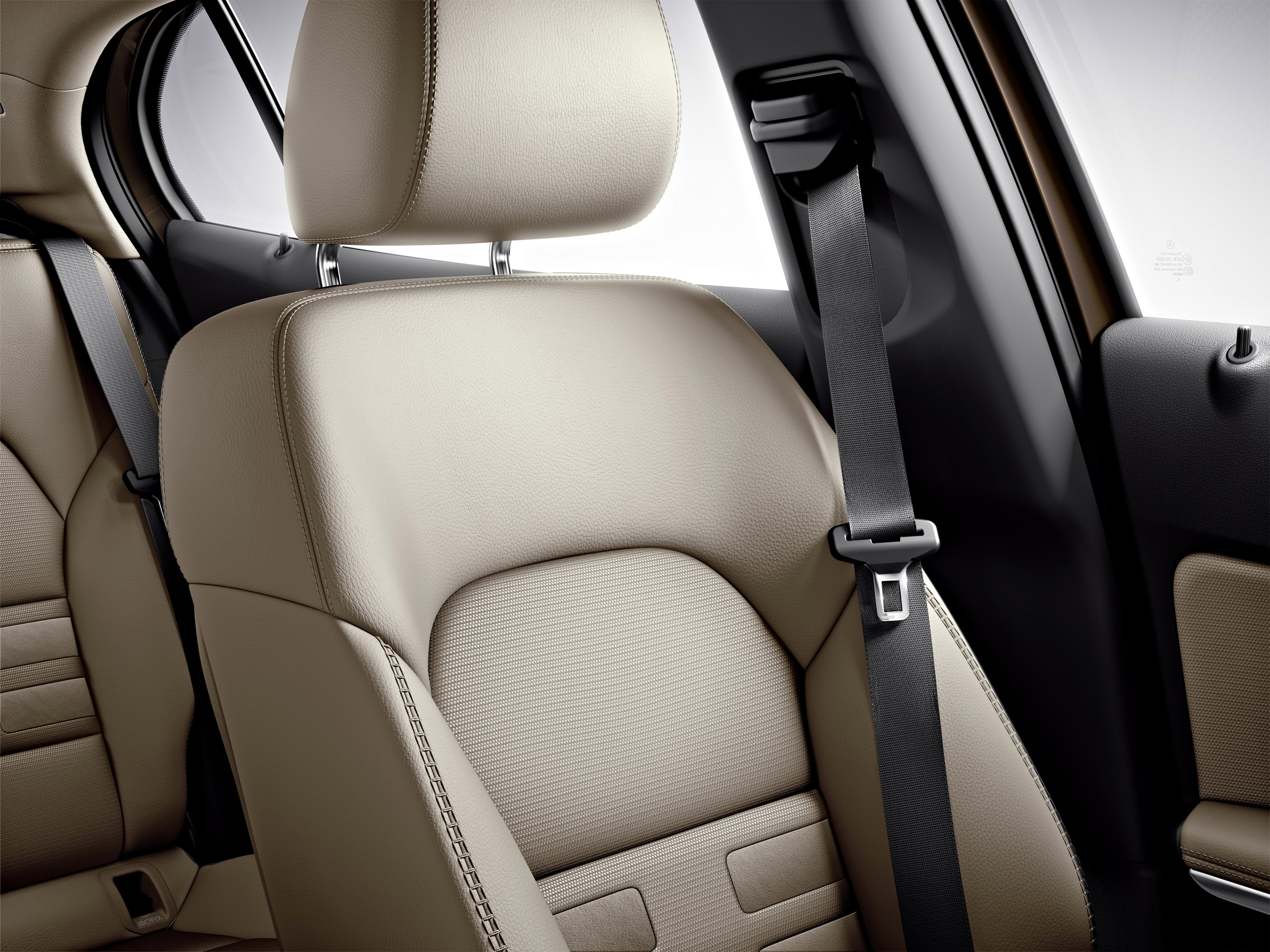 Mercedes-Benz GLA-Class photo #49