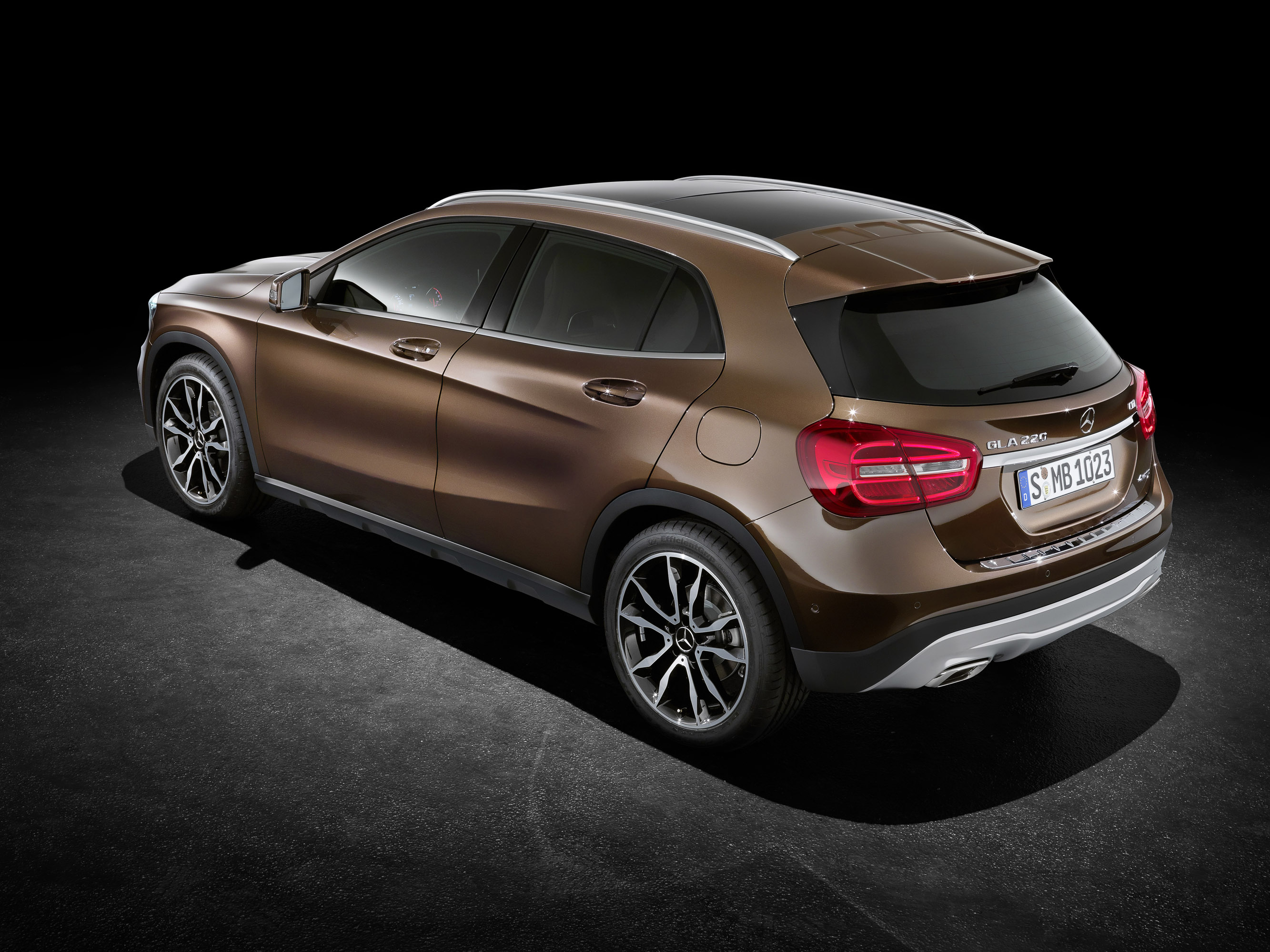 Mercedes-Benz GLA-Class photo #59