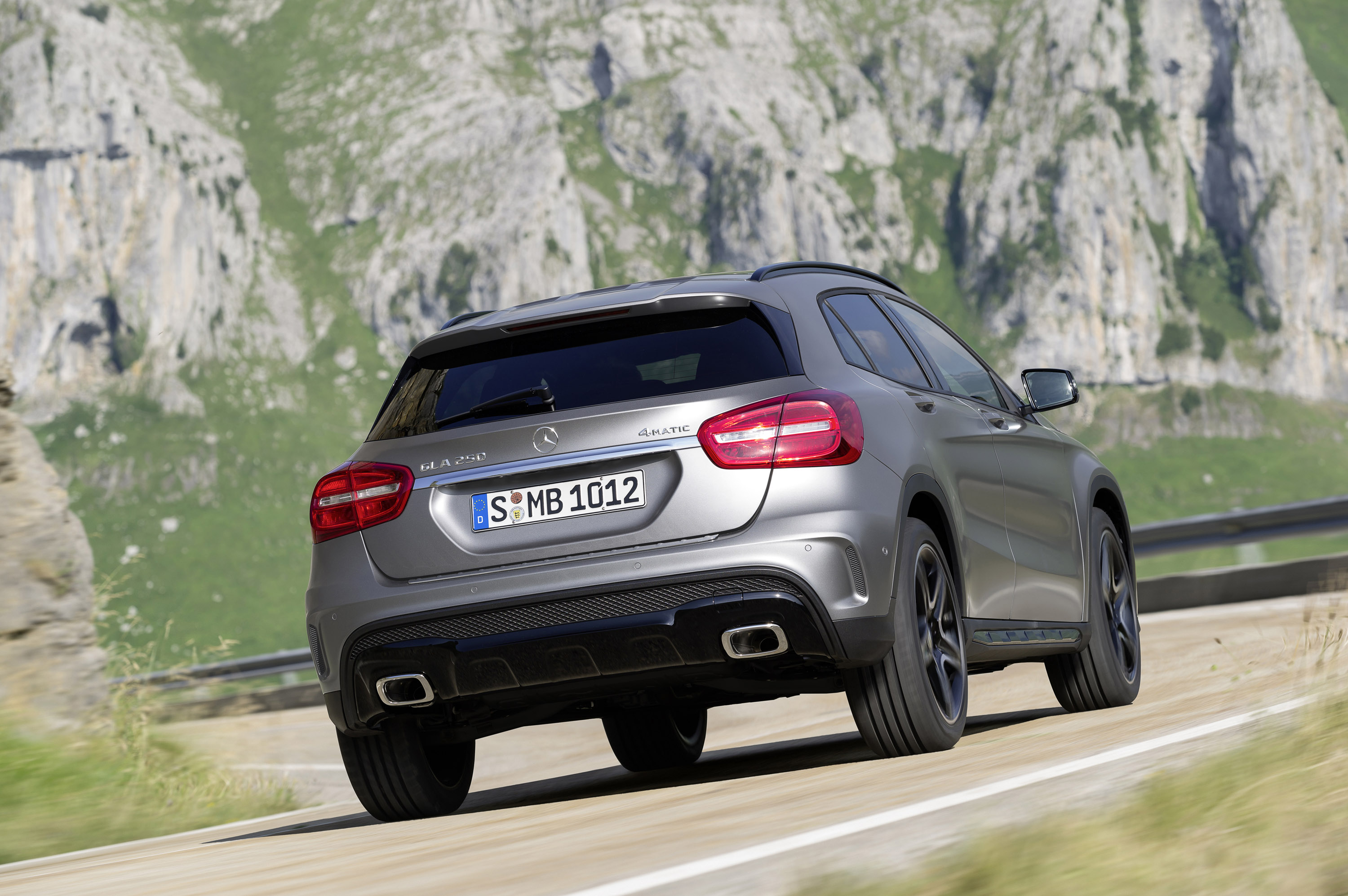 Mercedes-Benz GLA-Class photo #62