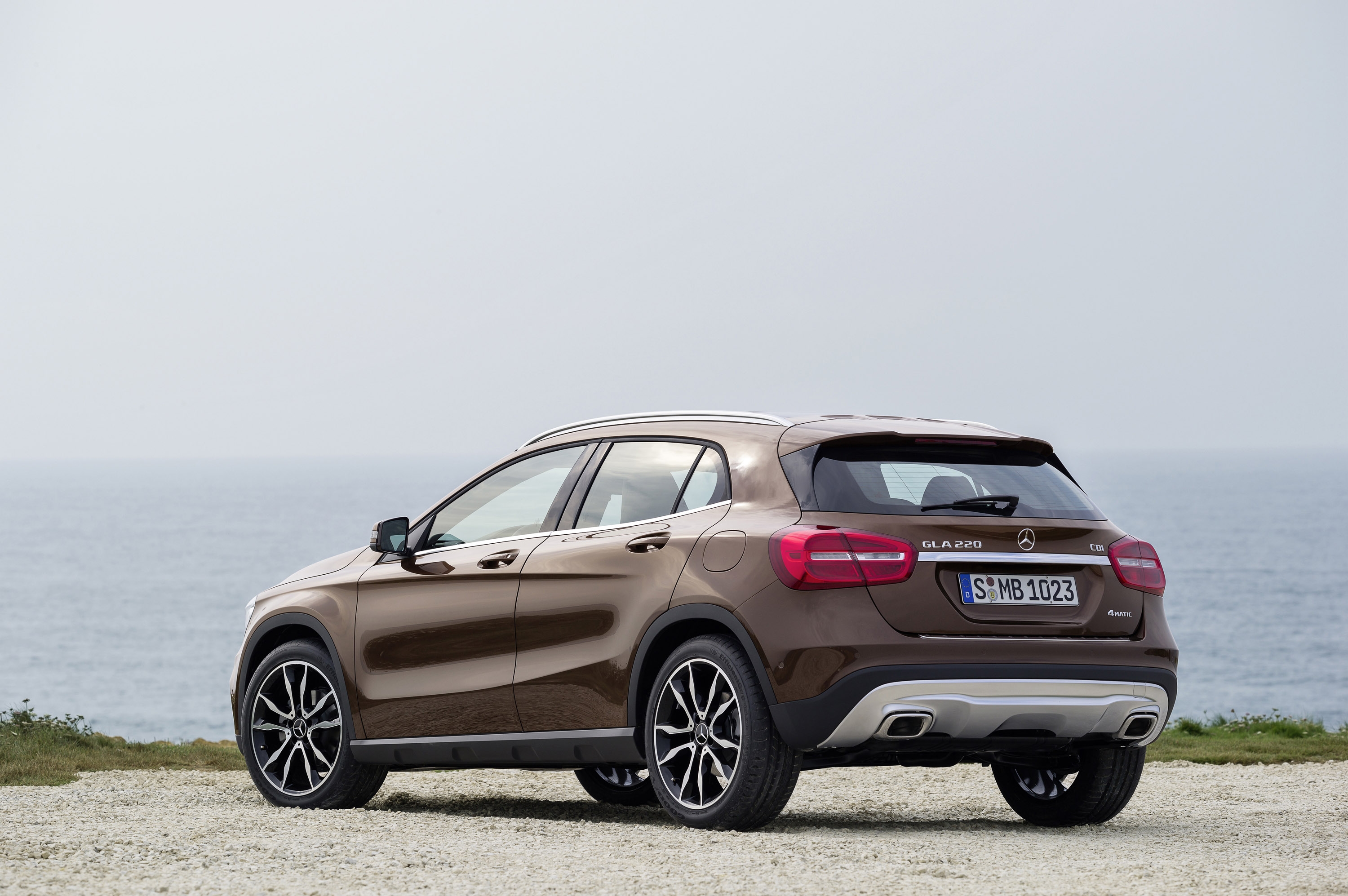 Mercedes-Benz GLA-Class photo #68