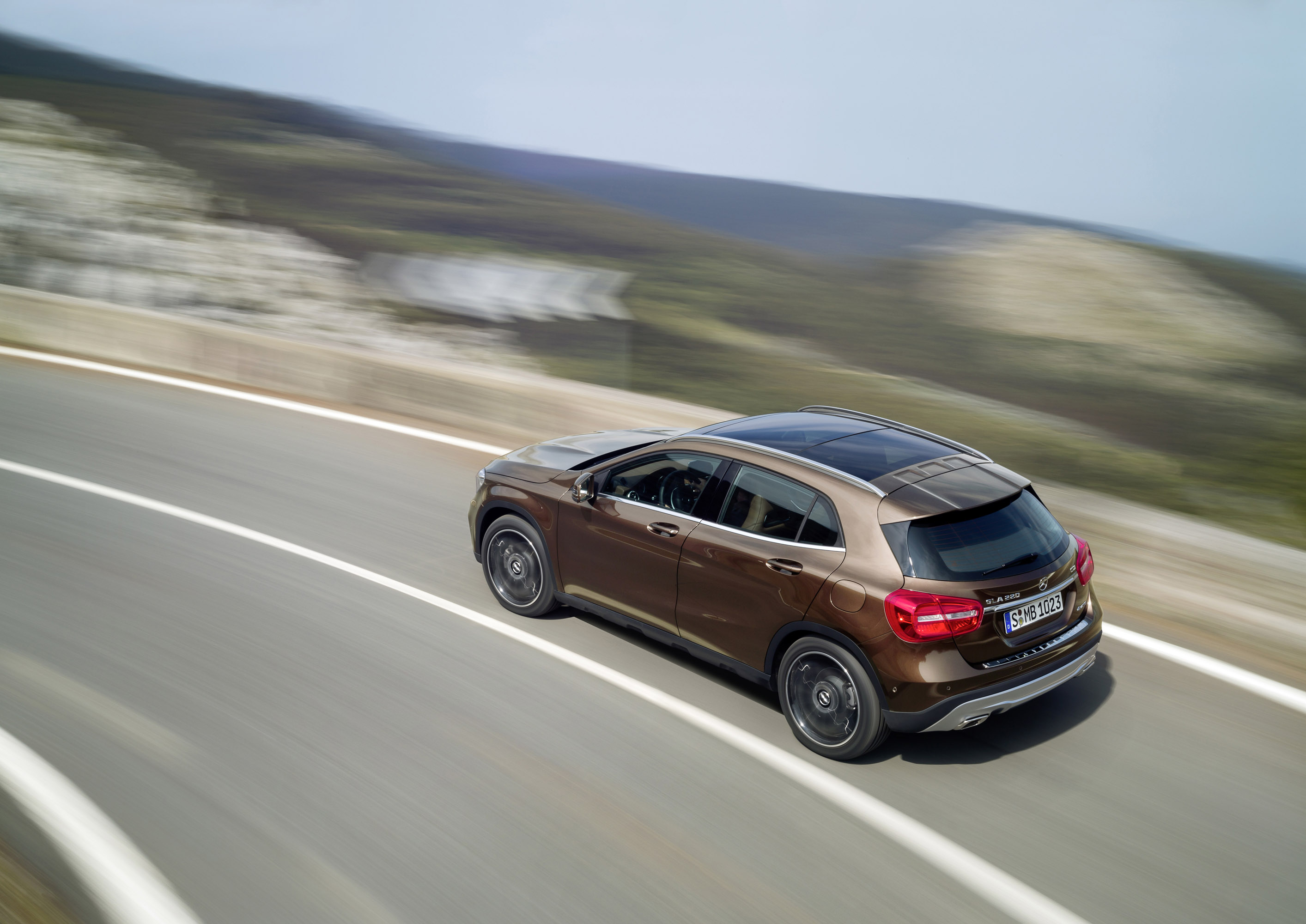 Mercedes-Benz GLA-Class photo #70