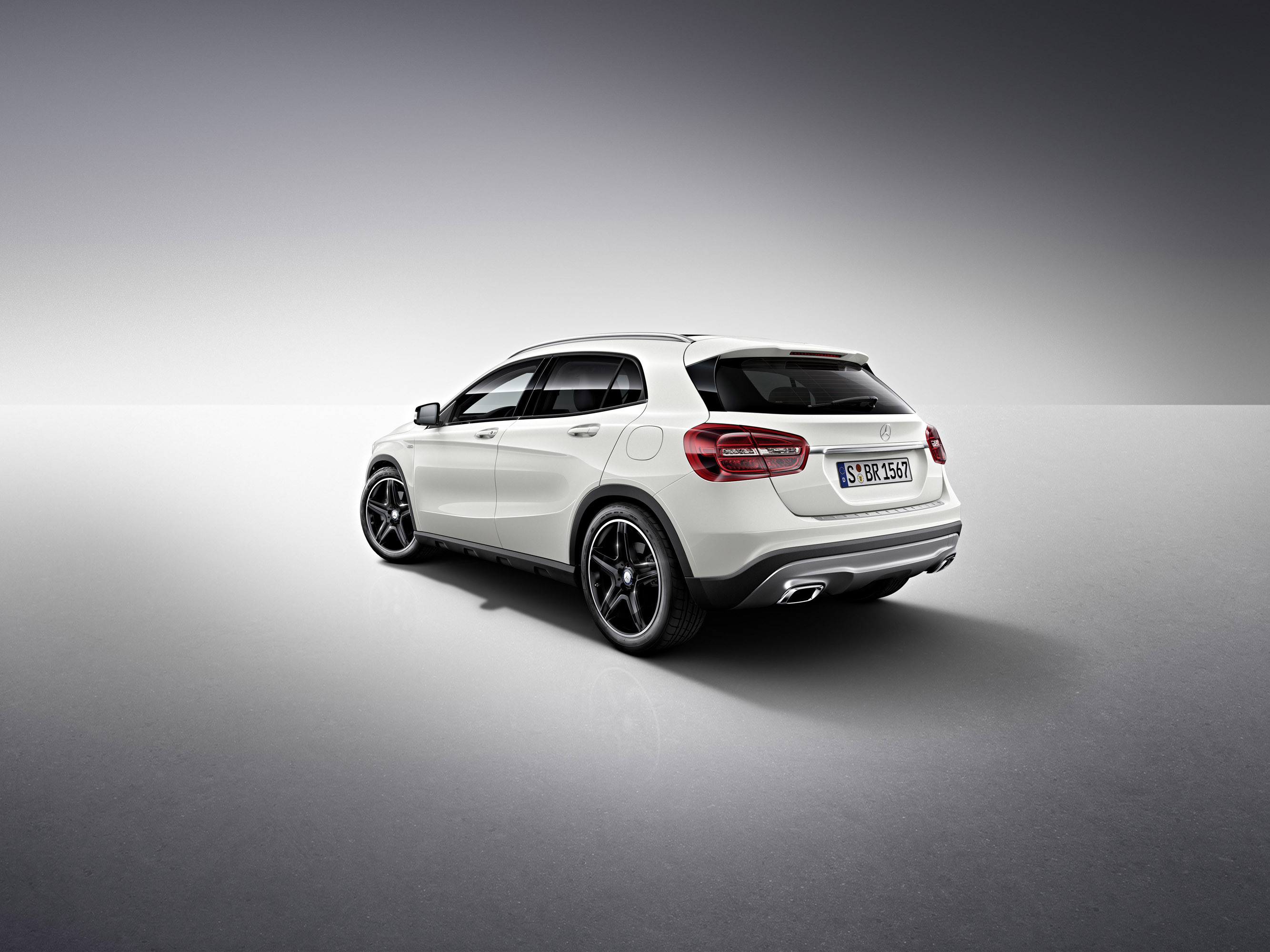 Mercedes-Benz GLA-Class photo #71