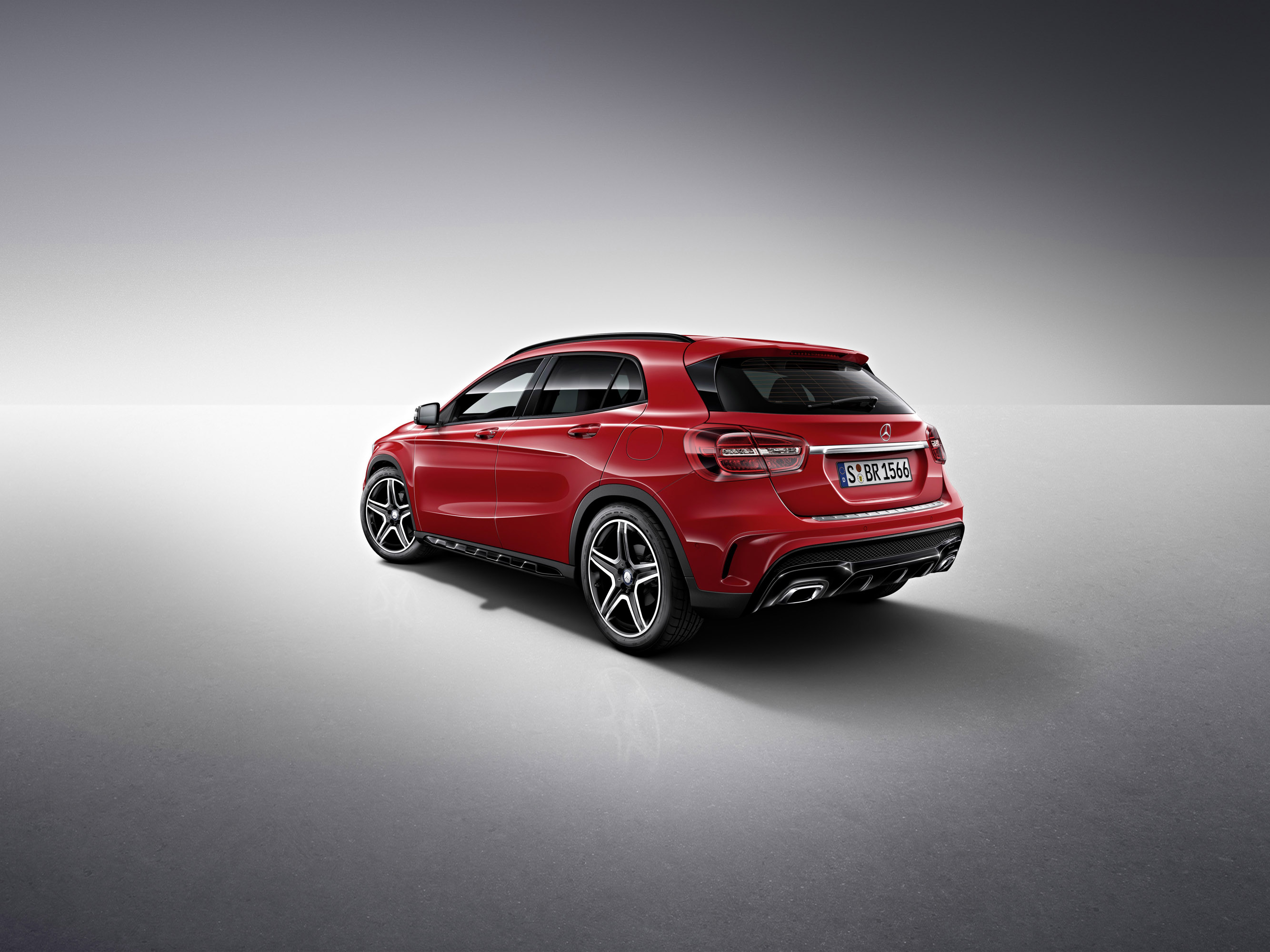 Mercedes-Benz GLA-Class photo #73