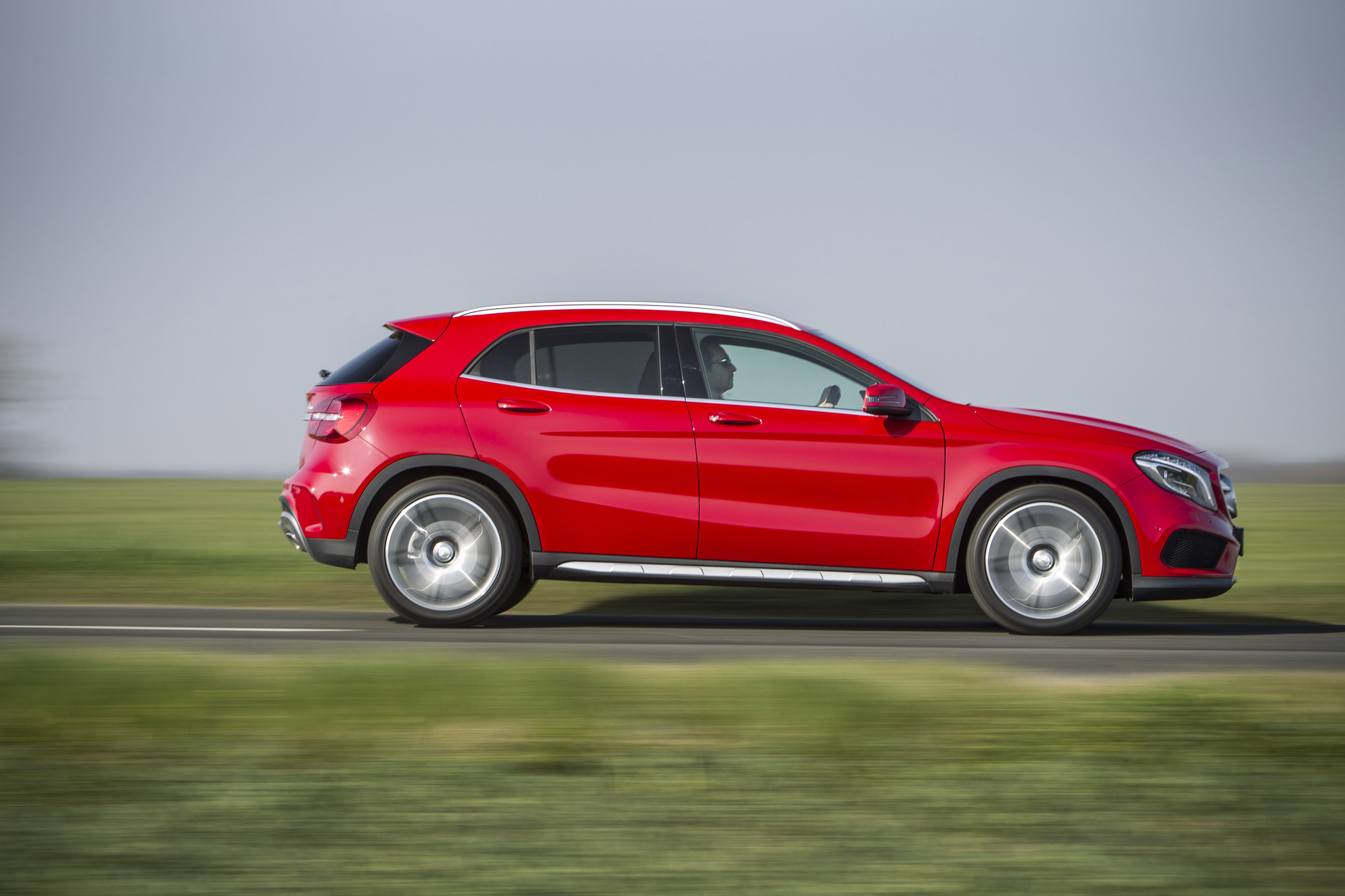 Mercedes-Benz GLA UK-Version photo #26