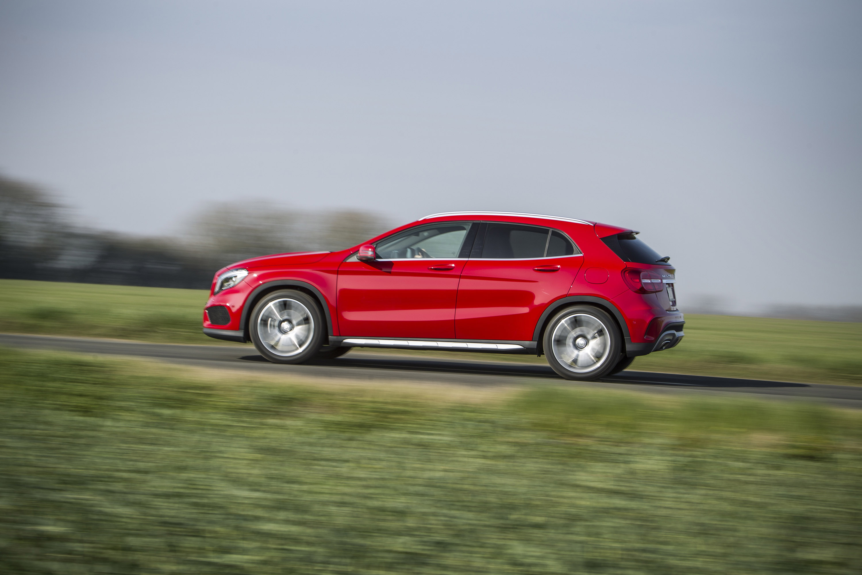 Mercedes-Benz GLA UK-Version photo #28