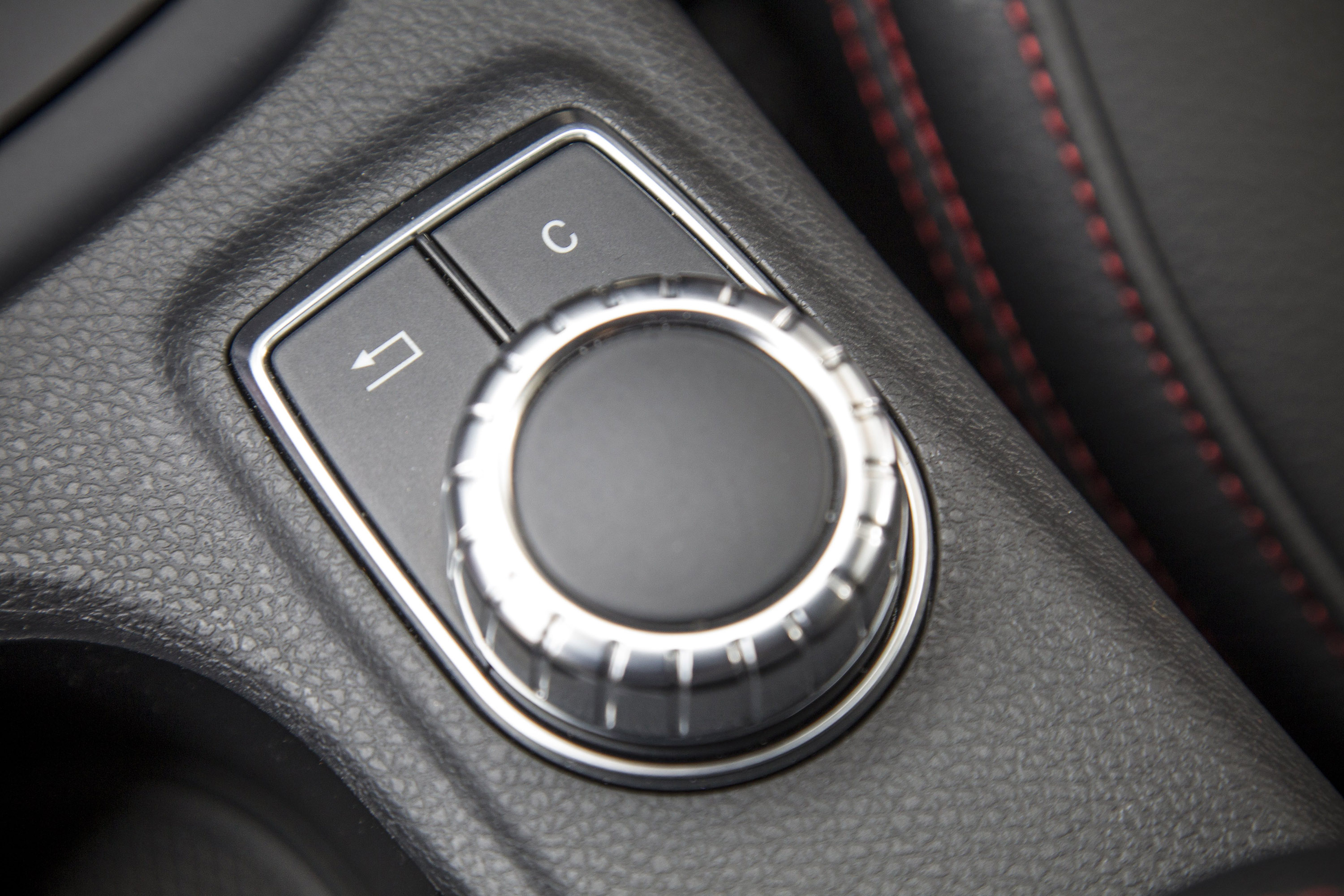 Mercedes-Benz GLA UK-Version photo #82