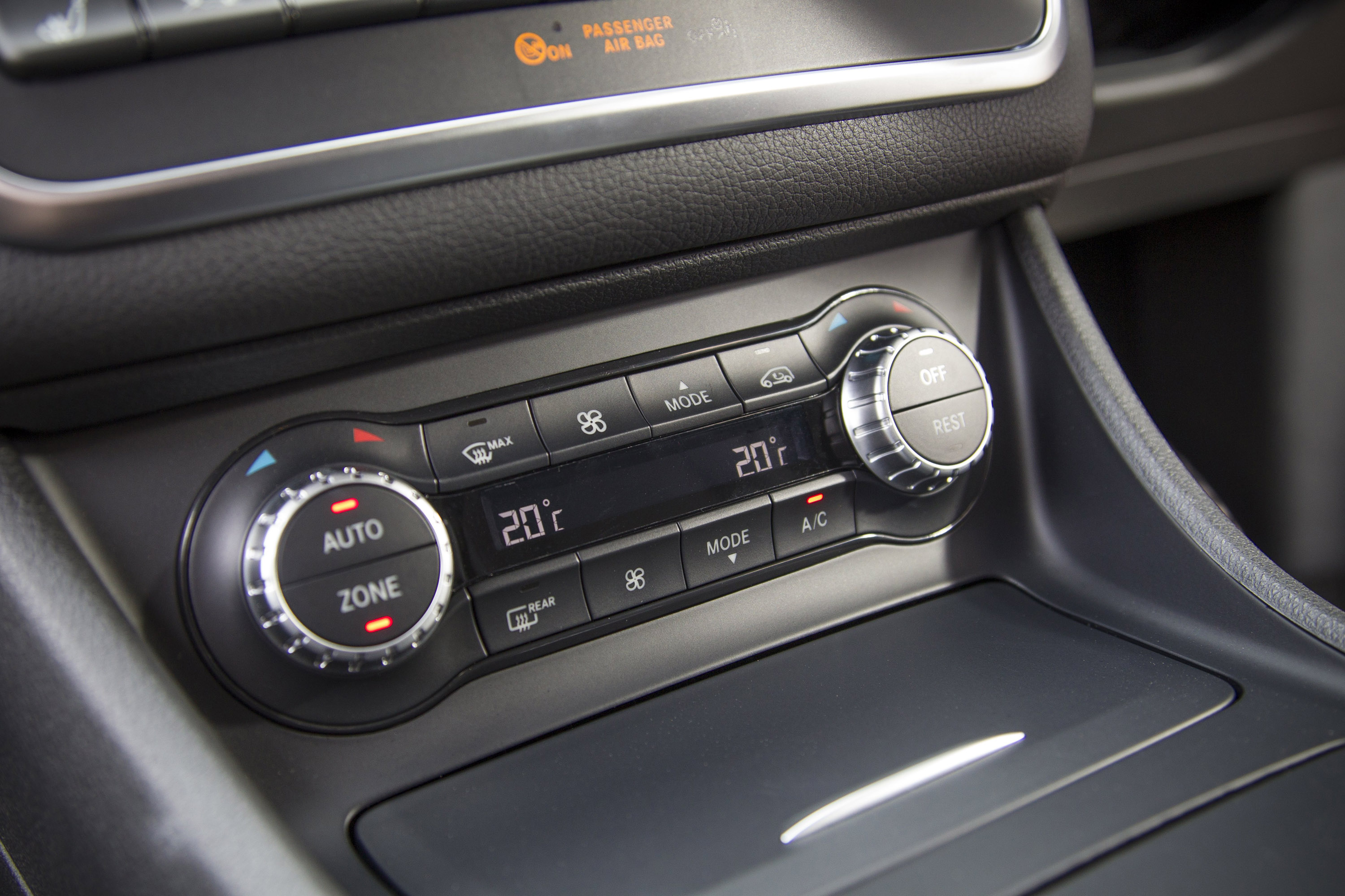 Mercedes-Benz GLA UK-Version photo #84