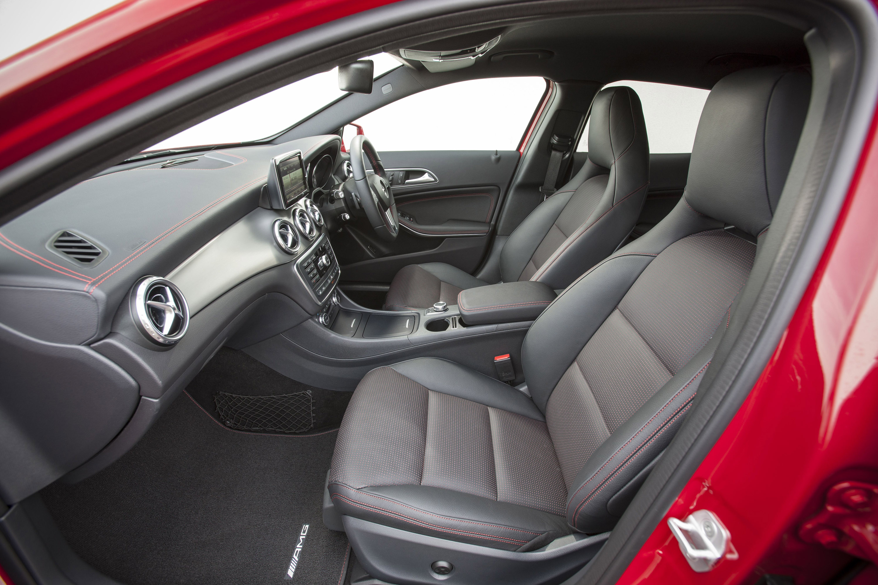 Mercedes-Benz GLA UK-Version photo #93