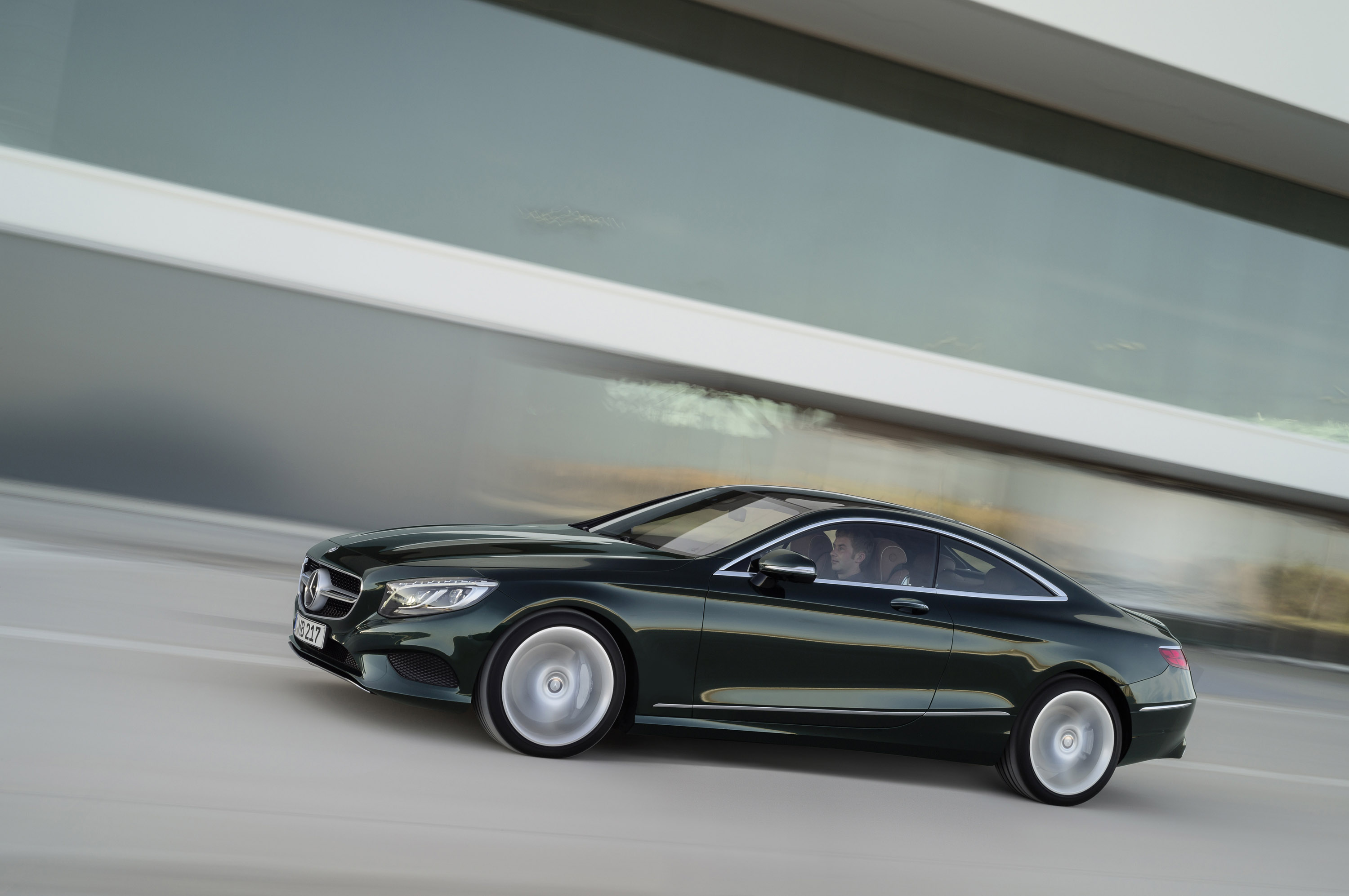 Mercedes-Benz S-Class Coupe photo #21
