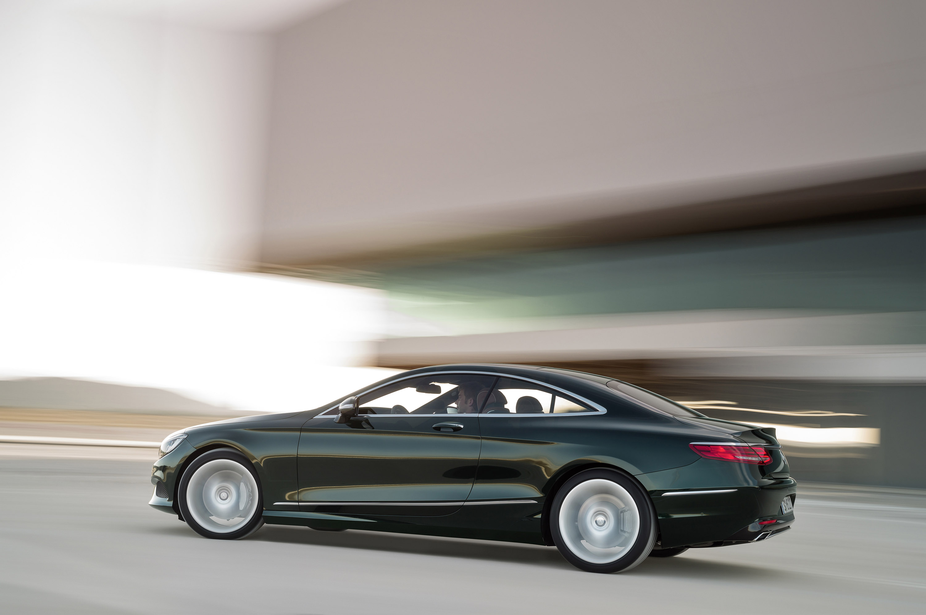 Mercedes-Benz S-Class Coupe photo #22