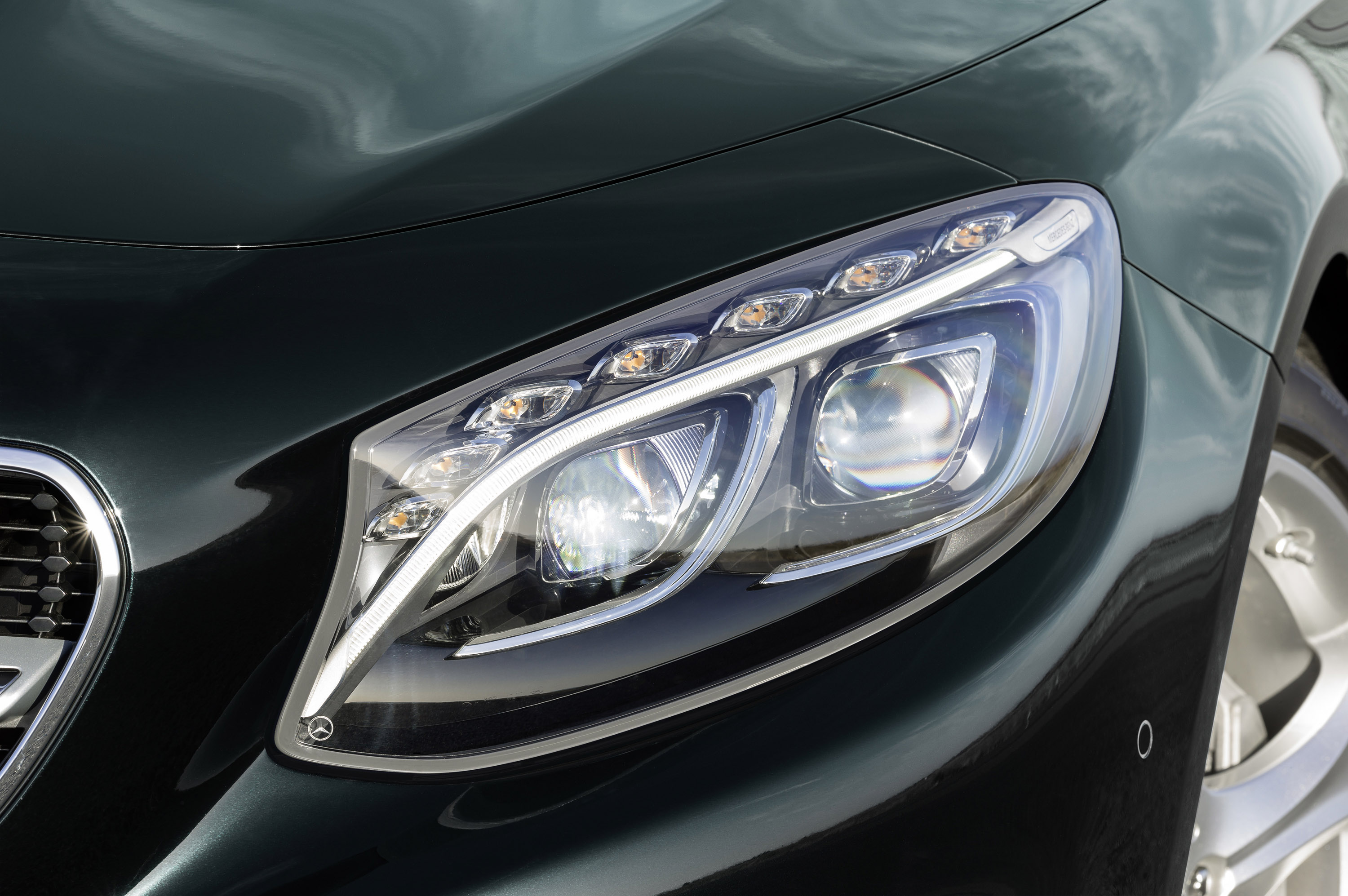 Mercedes-Benz S-Class Coupe photo #27