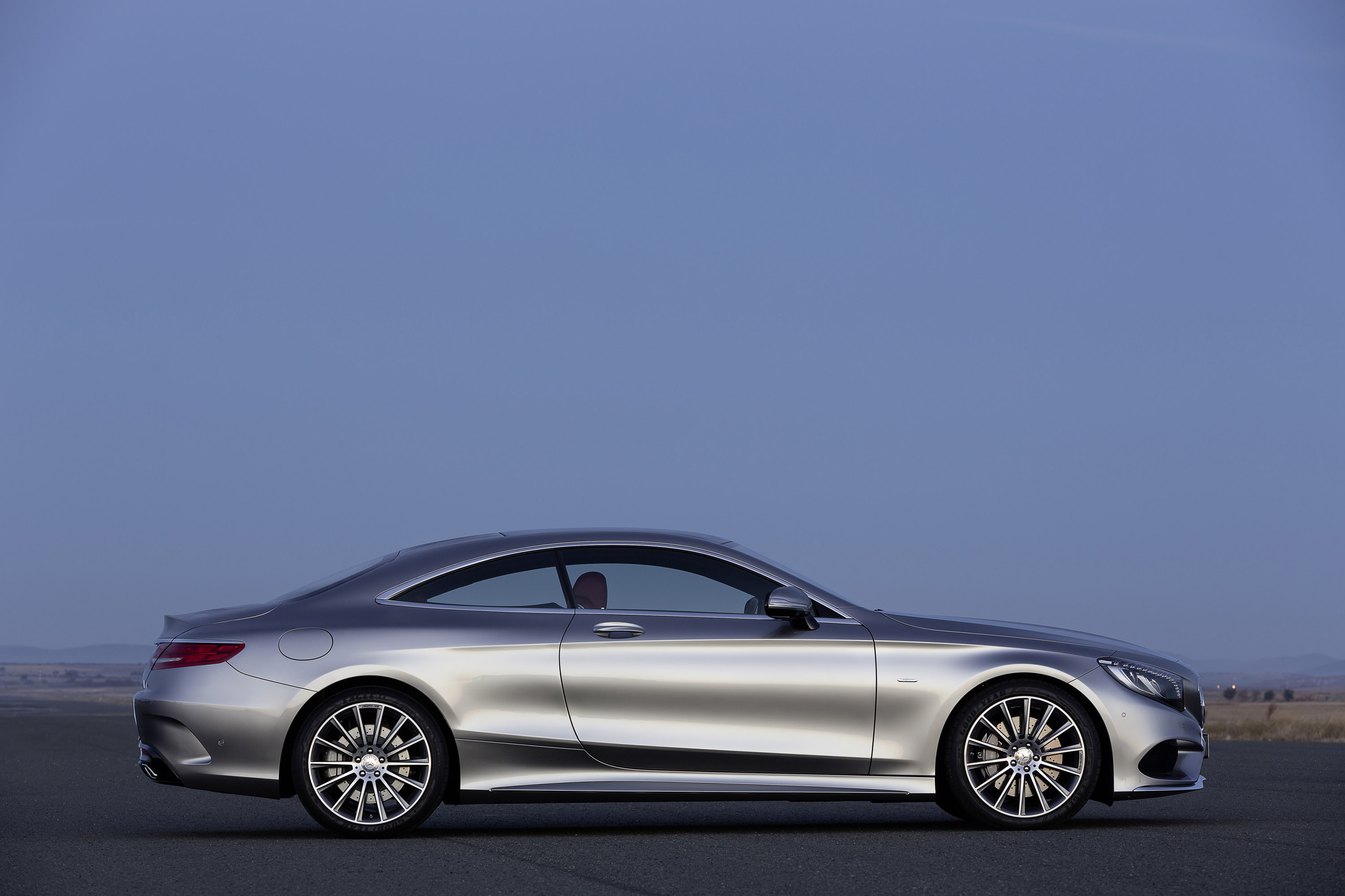 Mercedes-Benz S-Class Coupe photo #30