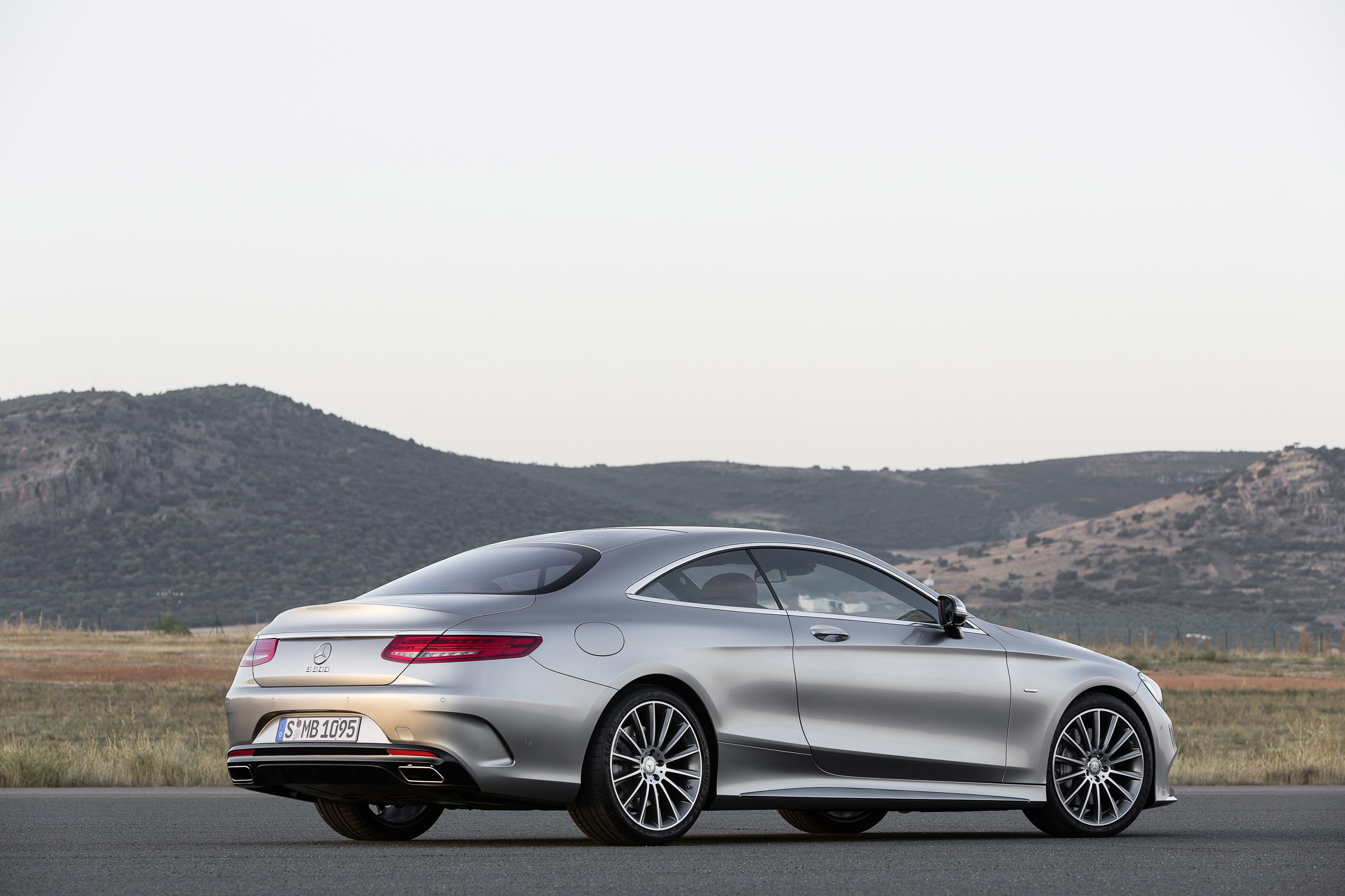 Mercedes-Benz S-Class Coupe photo #32
