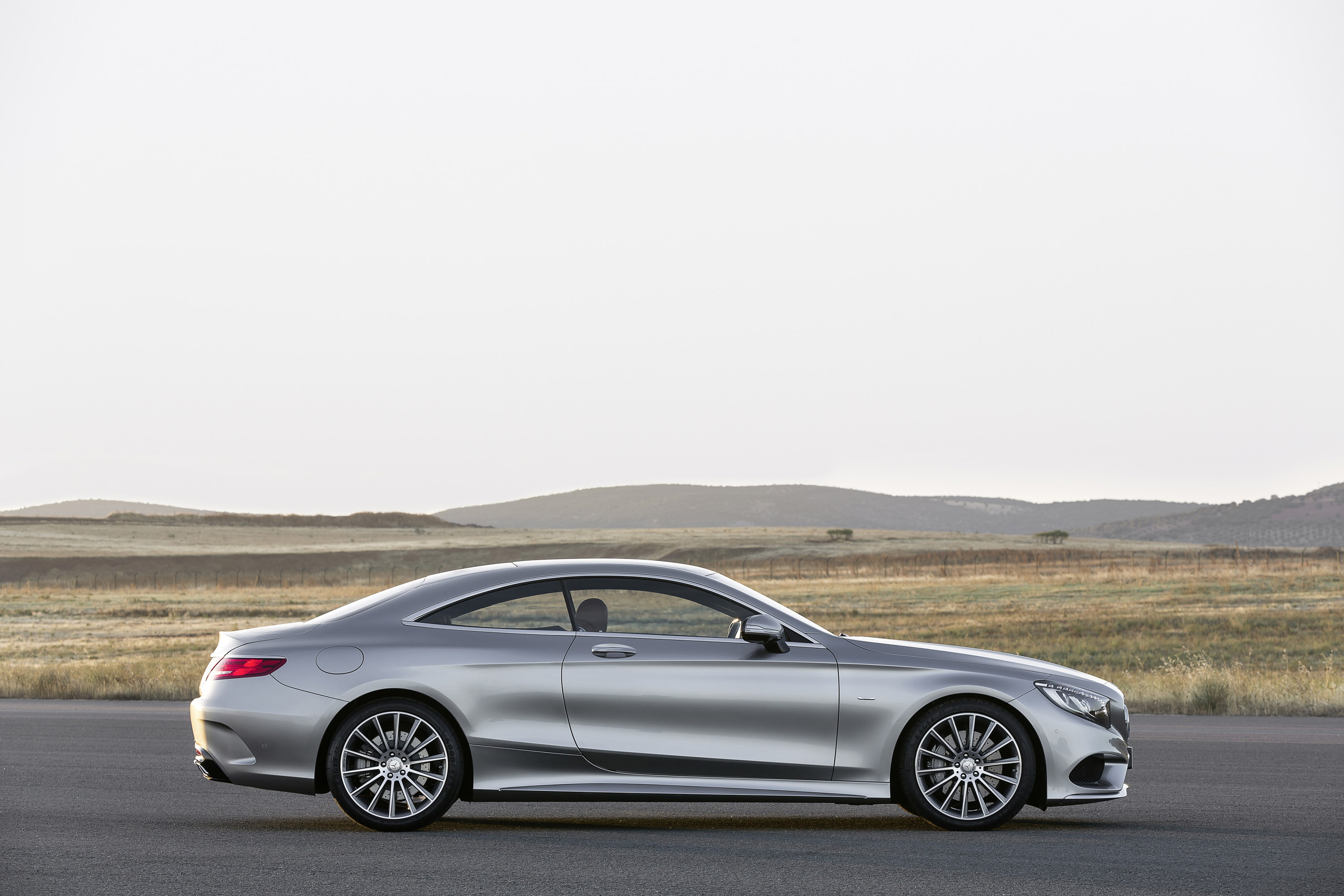 Mercedes-Benz S-Class Coupe photo #33