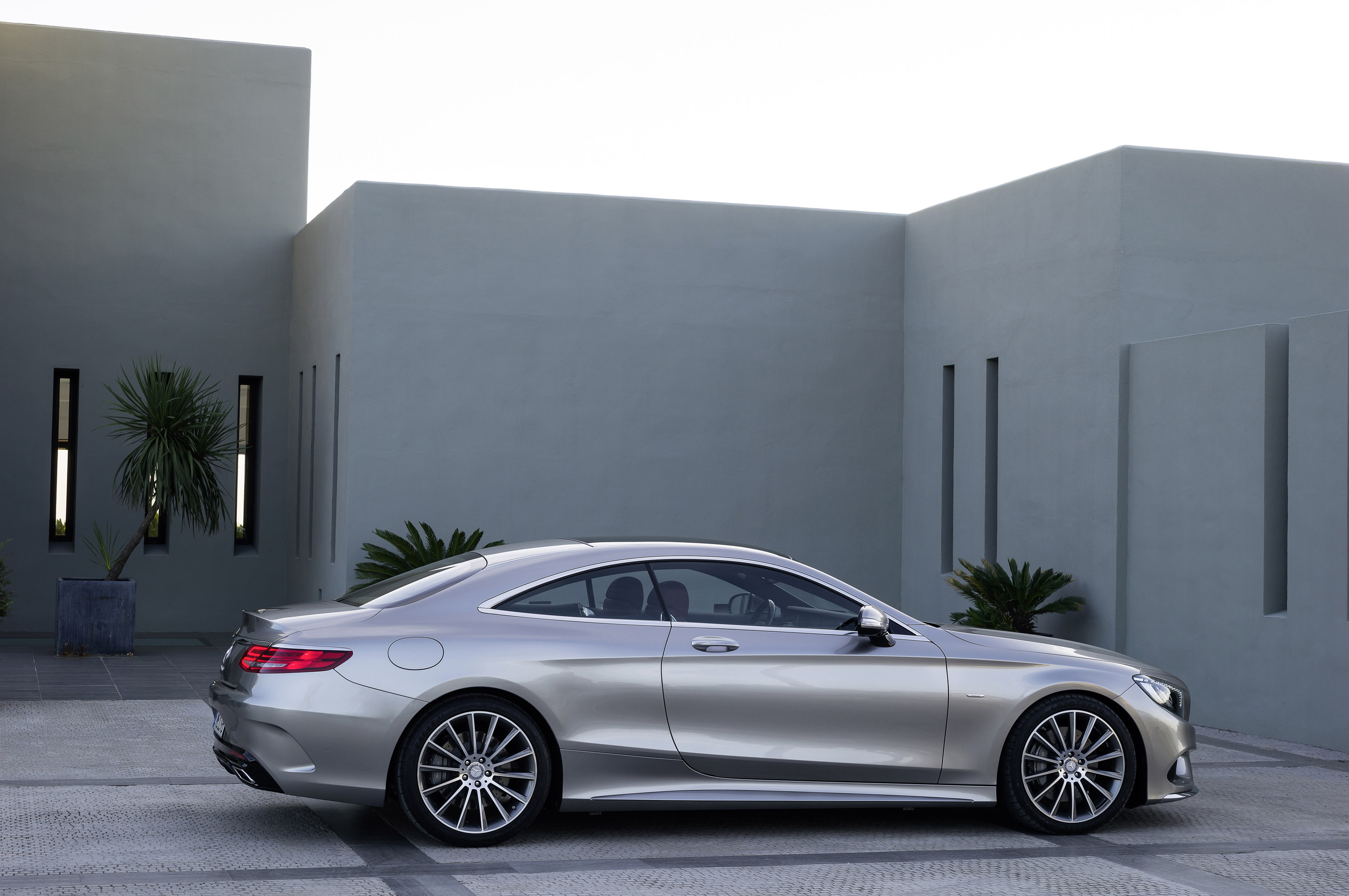 Mercedes-Benz S-Class Coupe photo #37