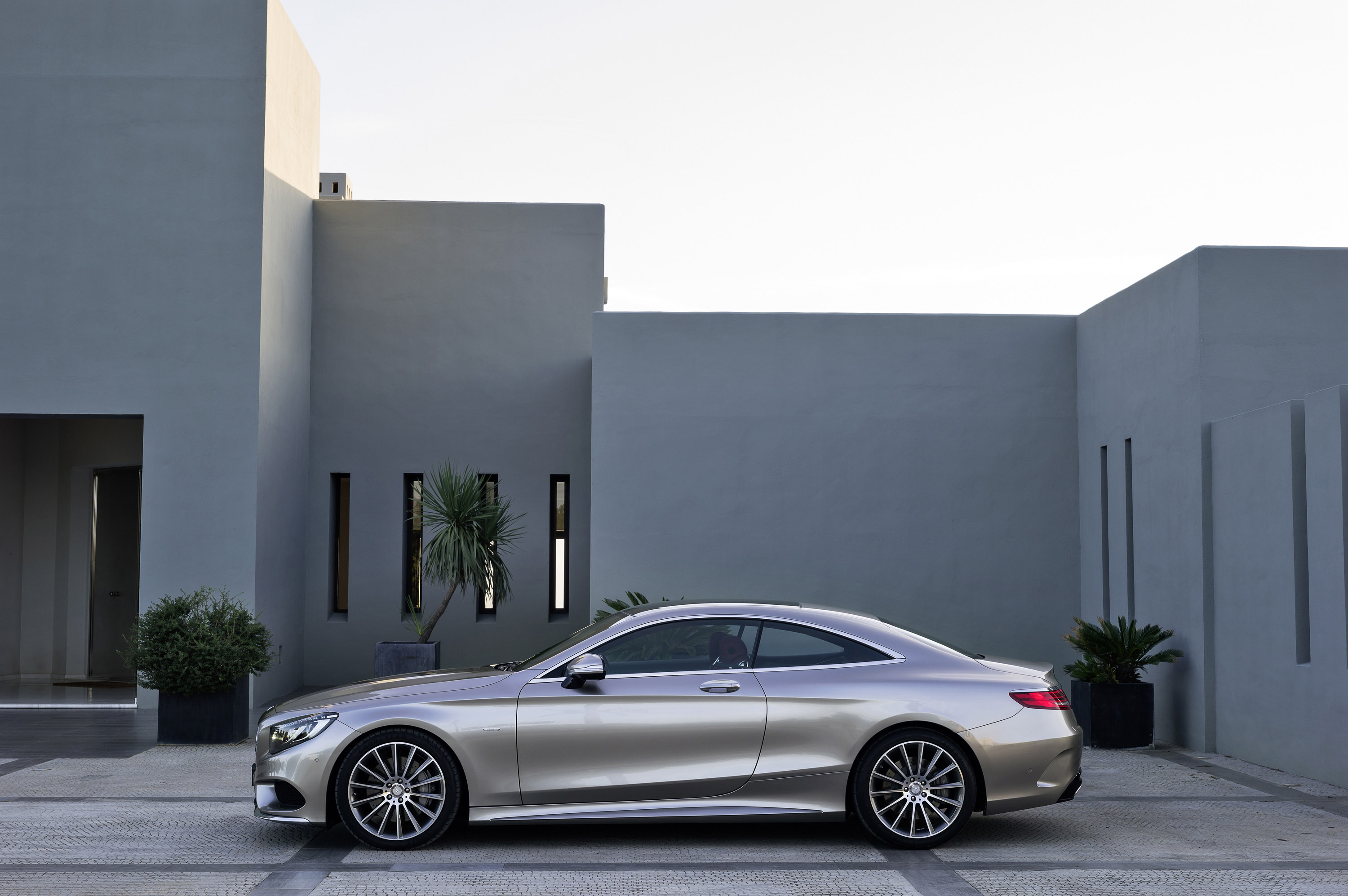 Mercedes-Benz S-Class Coupe photo #38