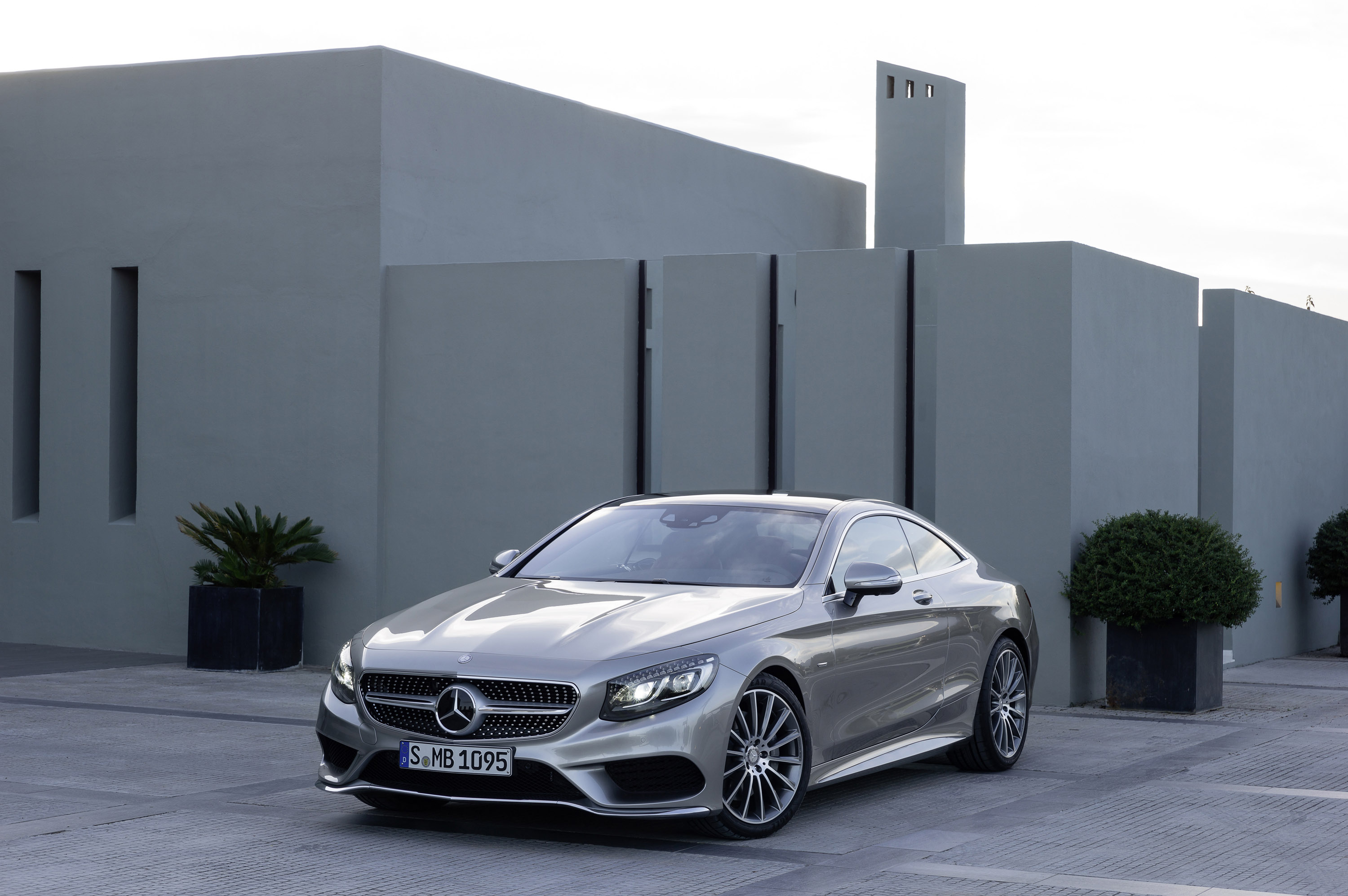 Mercedes-Benz S-Class Coupe photo #40