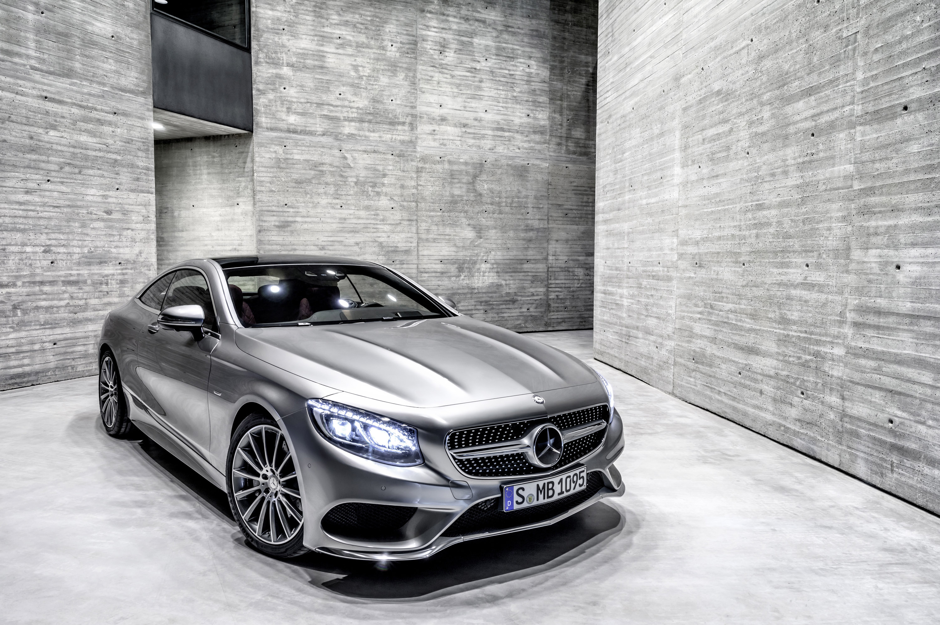 Mercedes-Benz S-Class Coupe photo #43