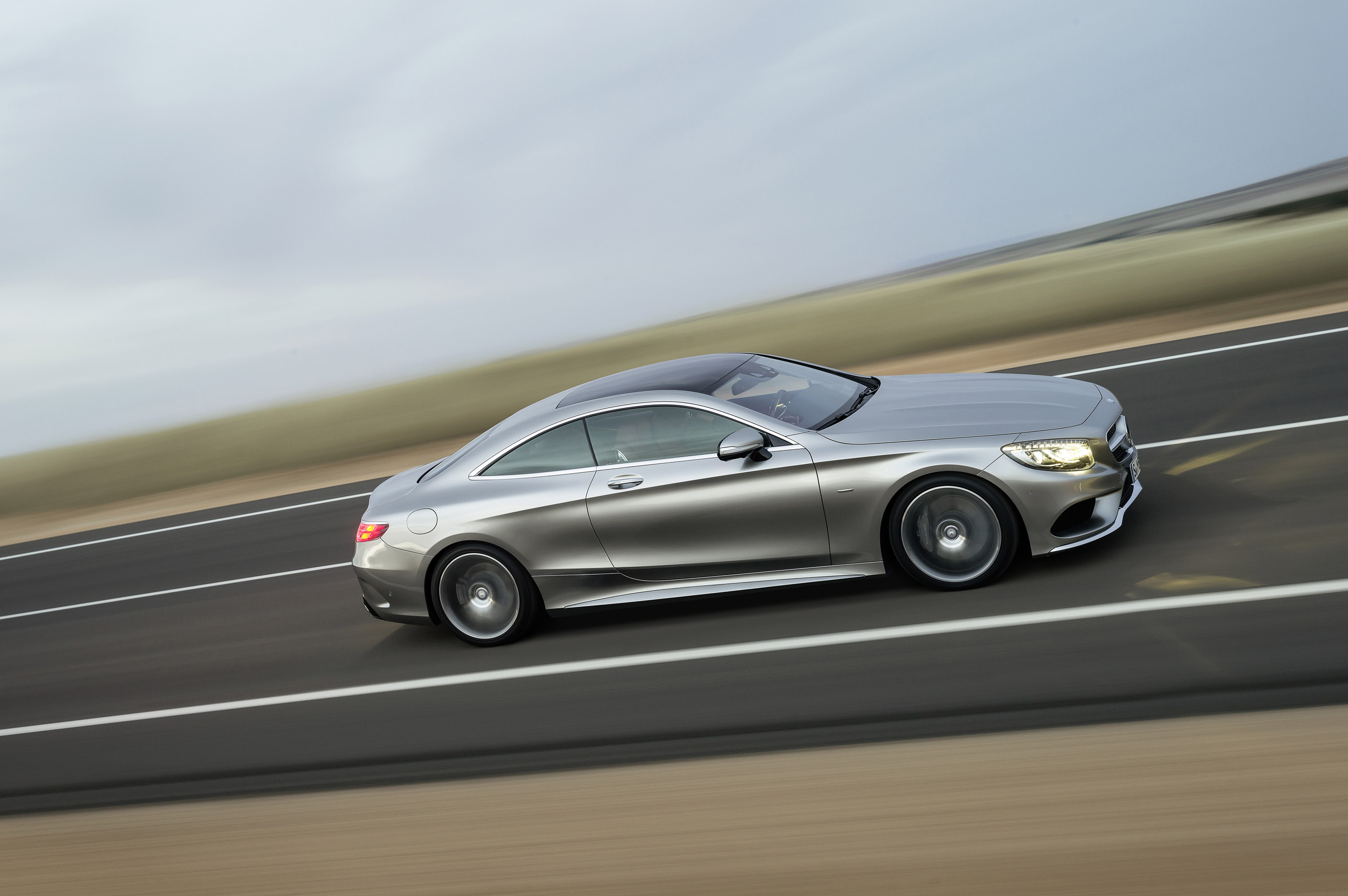 Mercedes-Benz S-Class Coupe photo #50