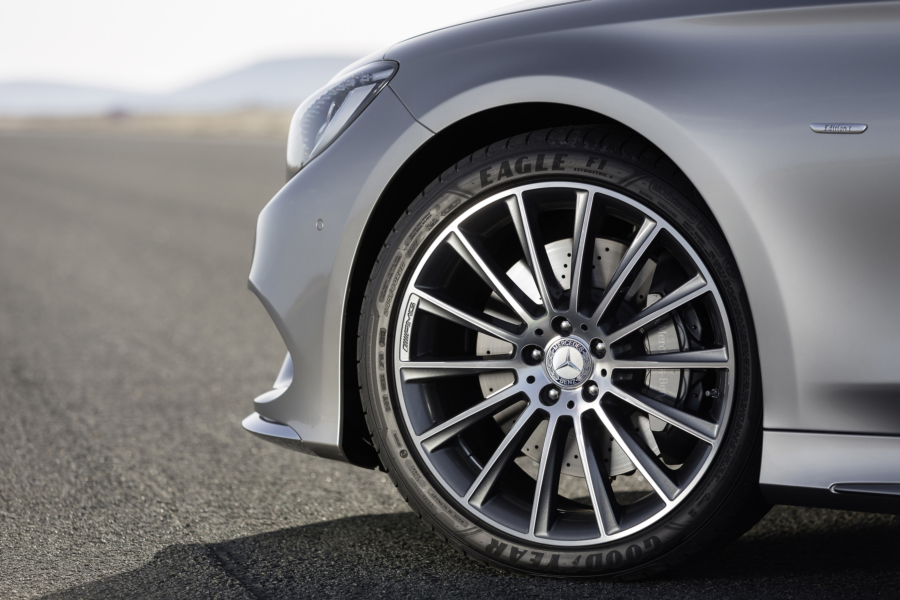 Mercedes-Benz S-Class Coupe photo #58