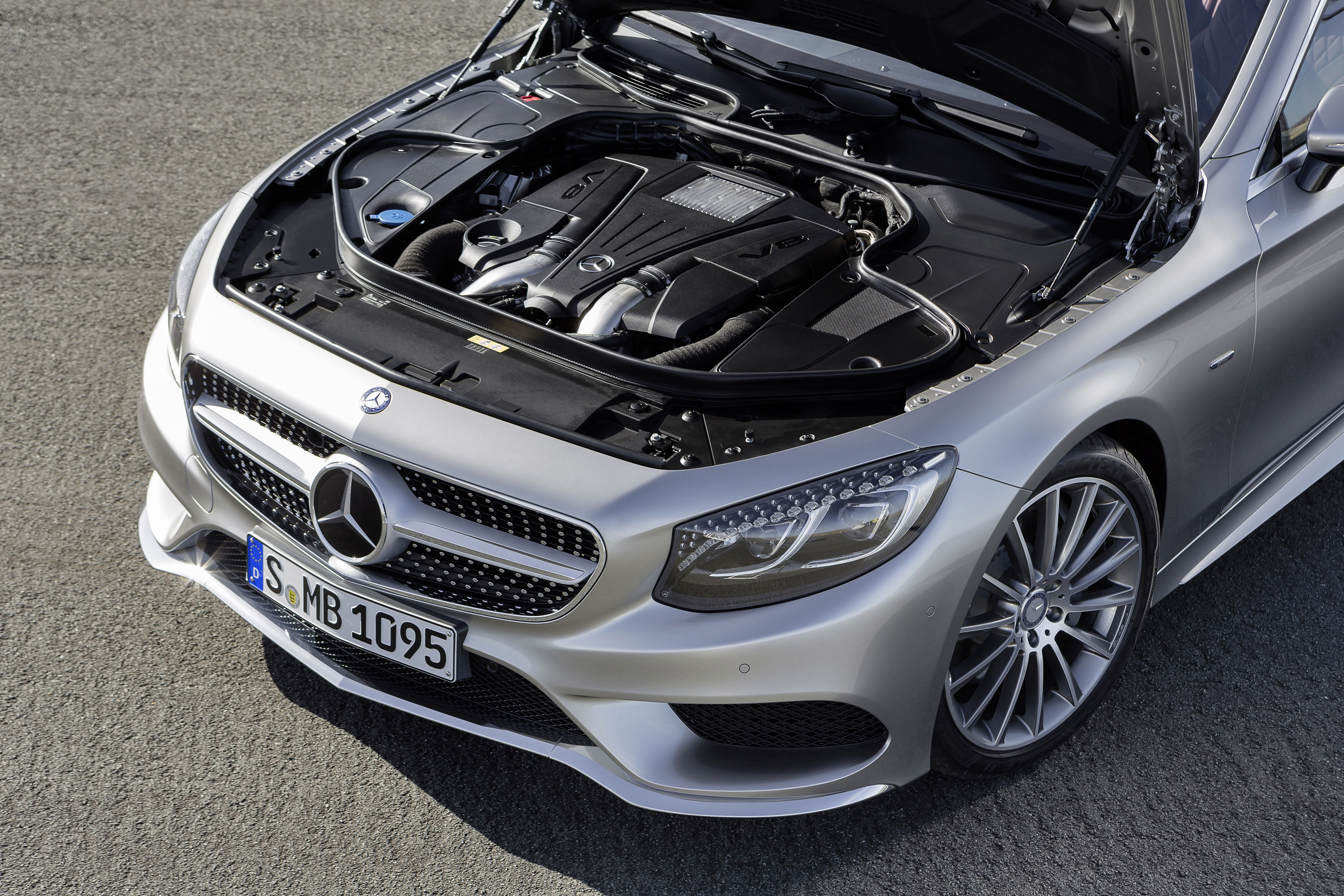 Mercedes-Benz S-Class Coupe photo #59