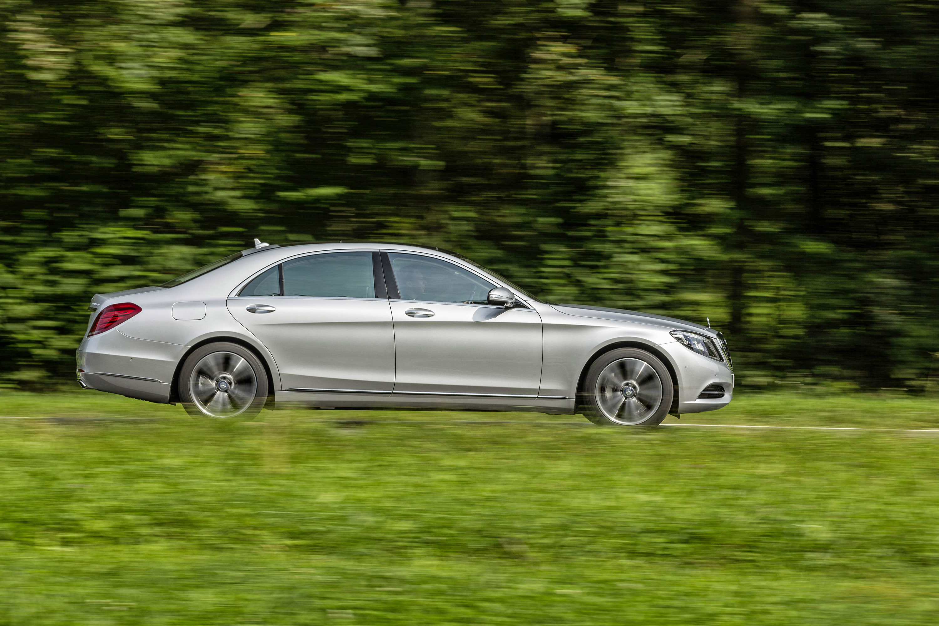 Mercedes-Benz S550 Plug-In Hybrid photo #18
