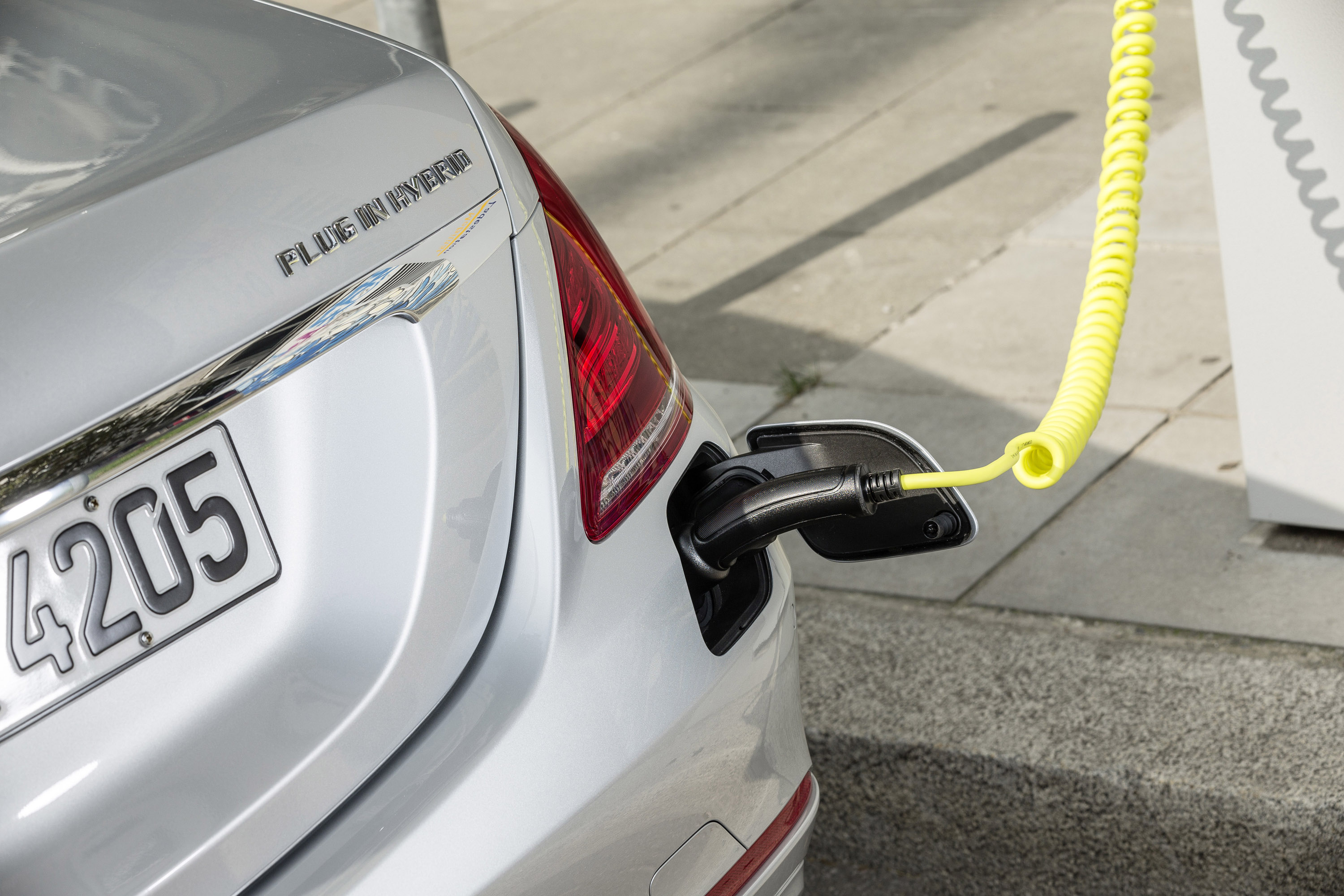 Mercedes-Benz S550 Plug-In Hybrid photo #26