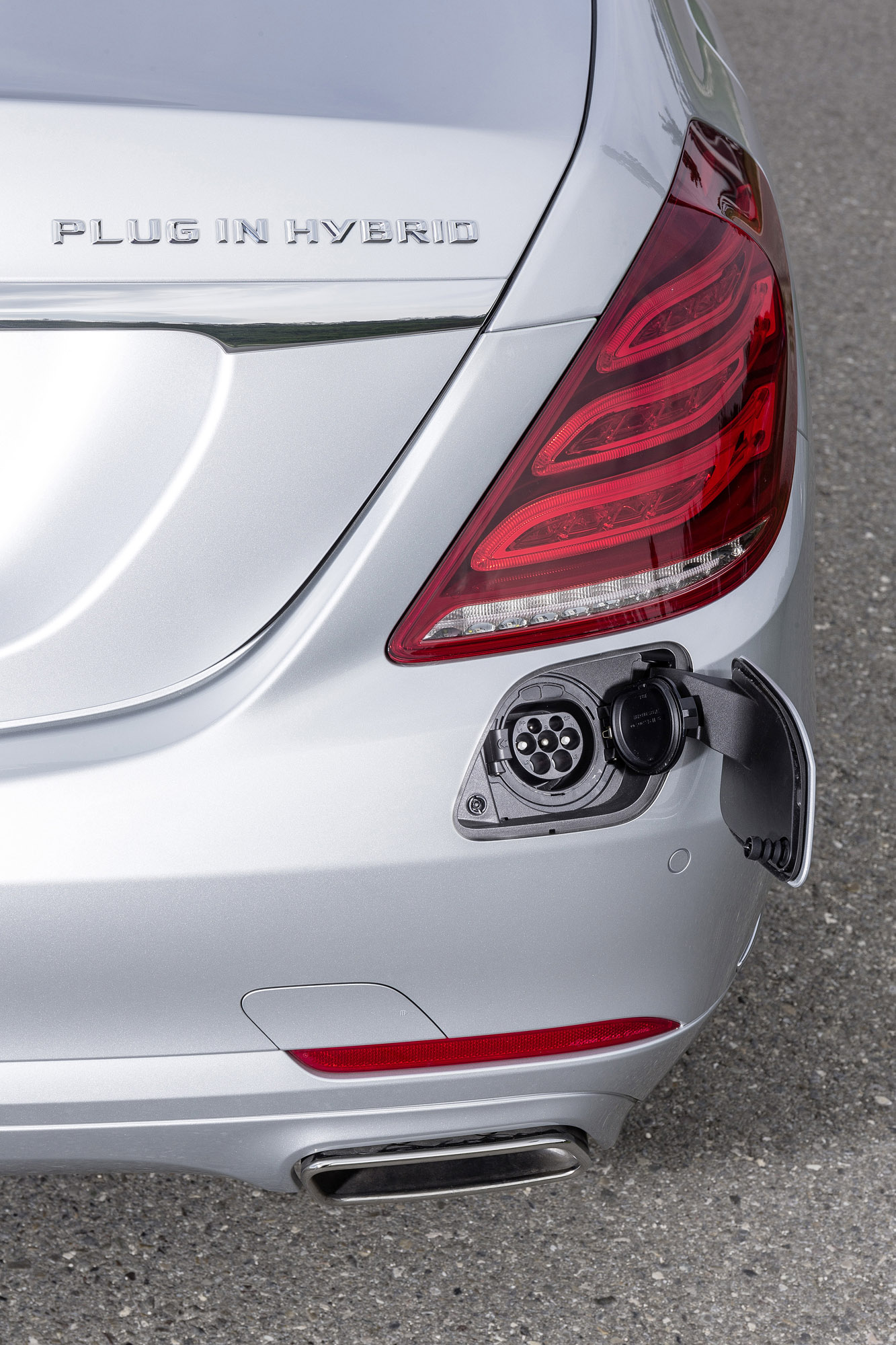 Mercedes-Benz S550 Plug-In Hybrid photo #35