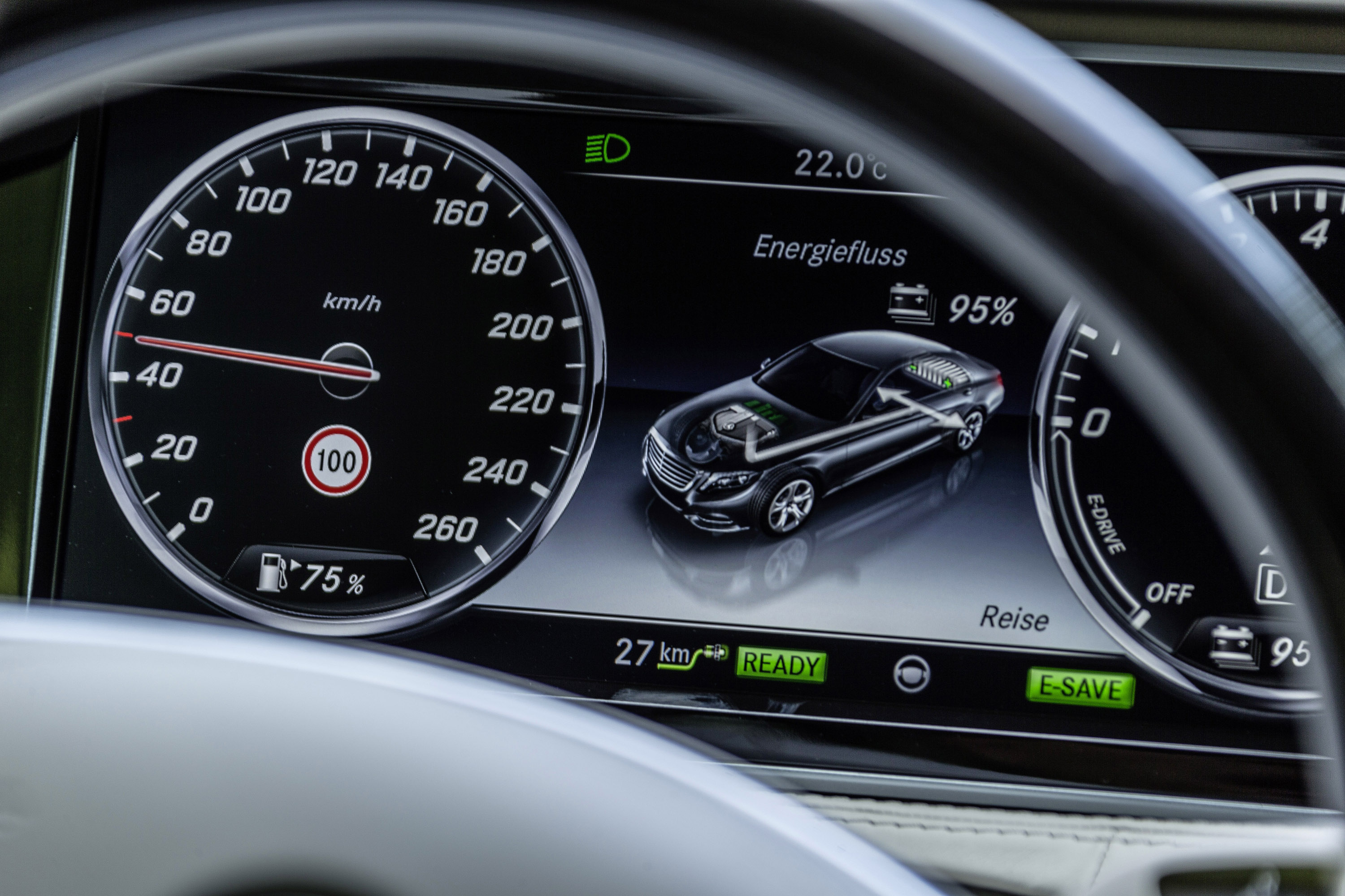 Mercedes-Benz S550 Plug-In Hybrid photo #40