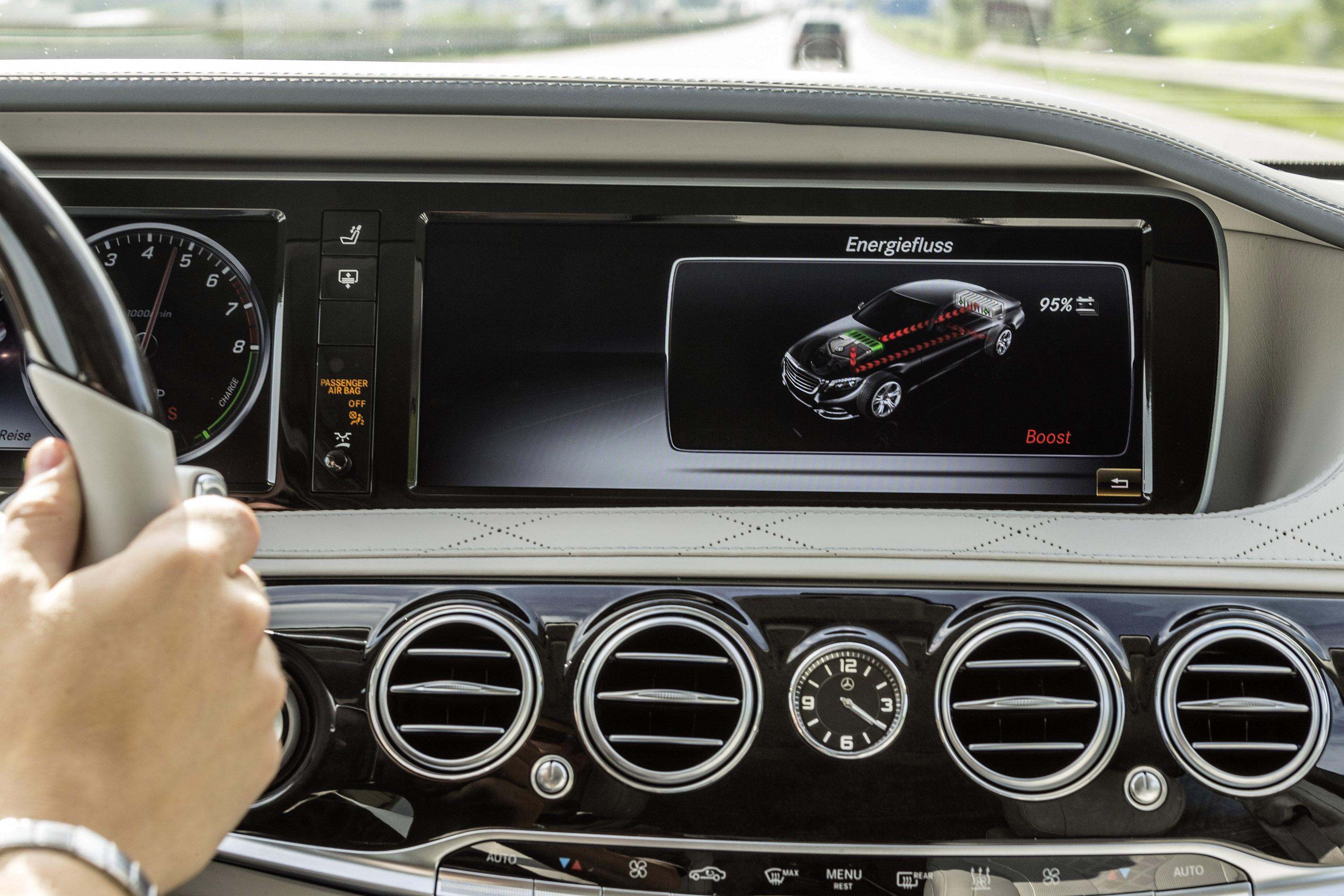 Mercedes-Benz S550 Plug-In Hybrid photo #50