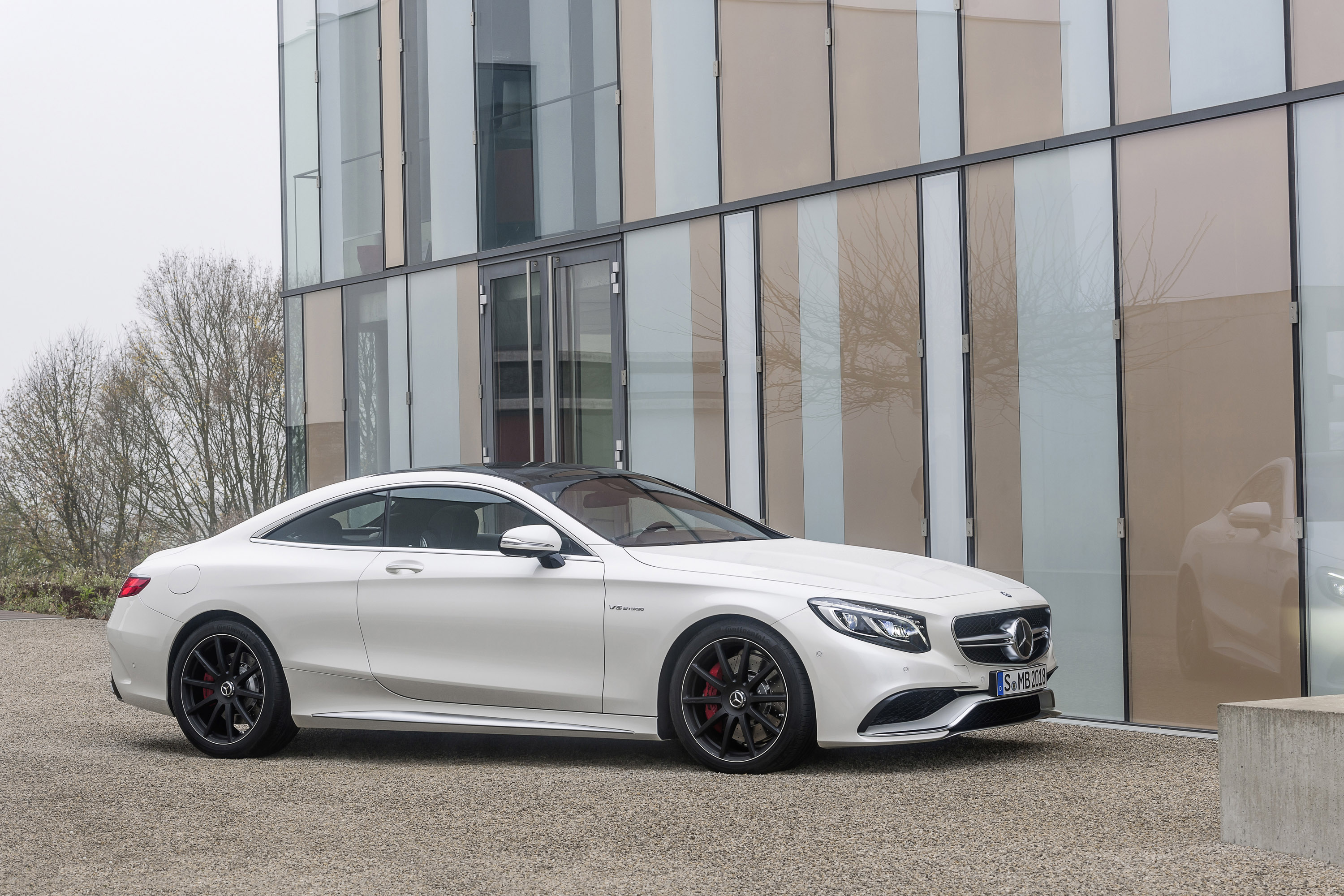 Mercedes-Benz S63 AMG Coupe photo #3