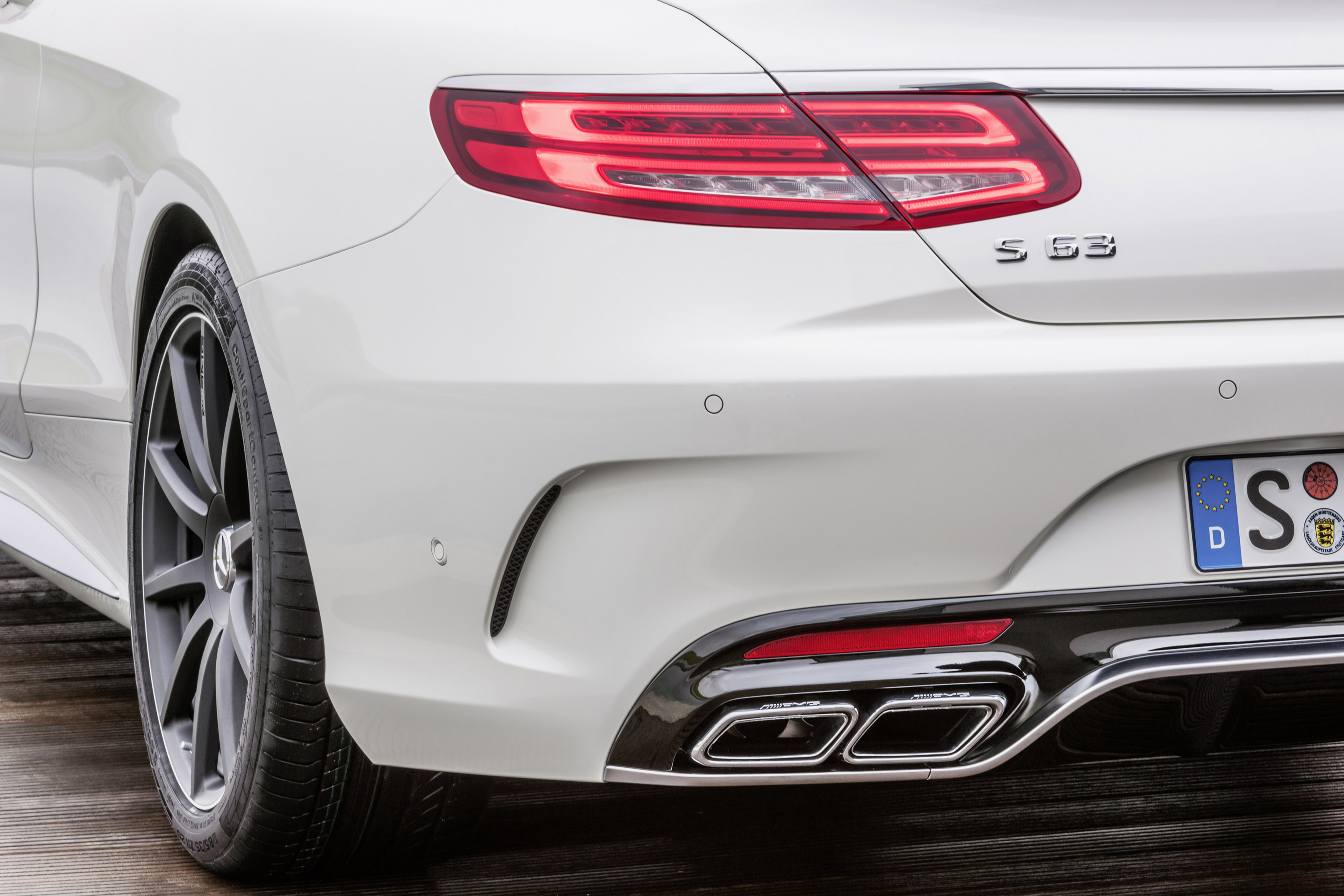 Mercedes-Benz S63 AMG Coupe photo #16
