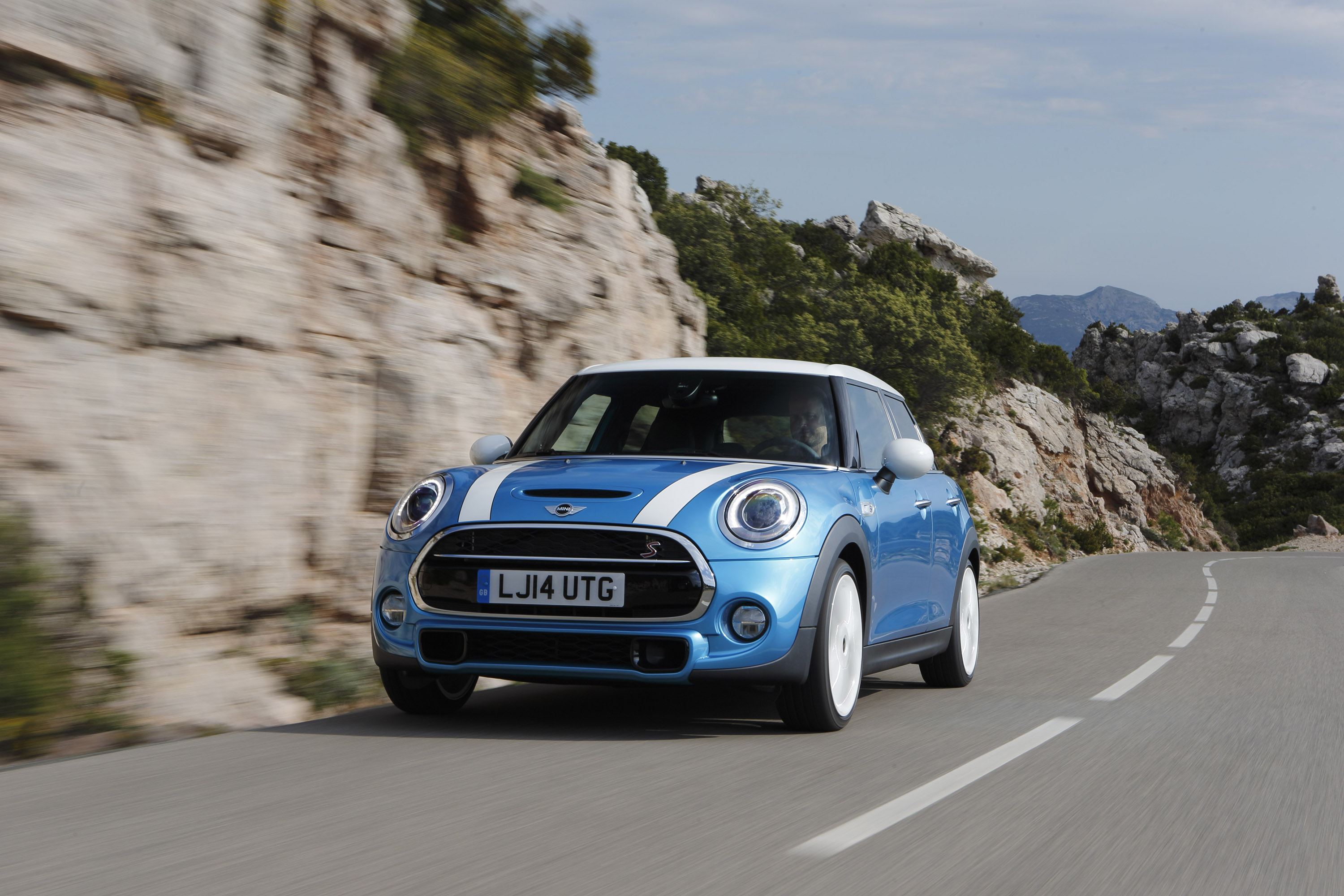 Mini Cooper 5-door photo #16