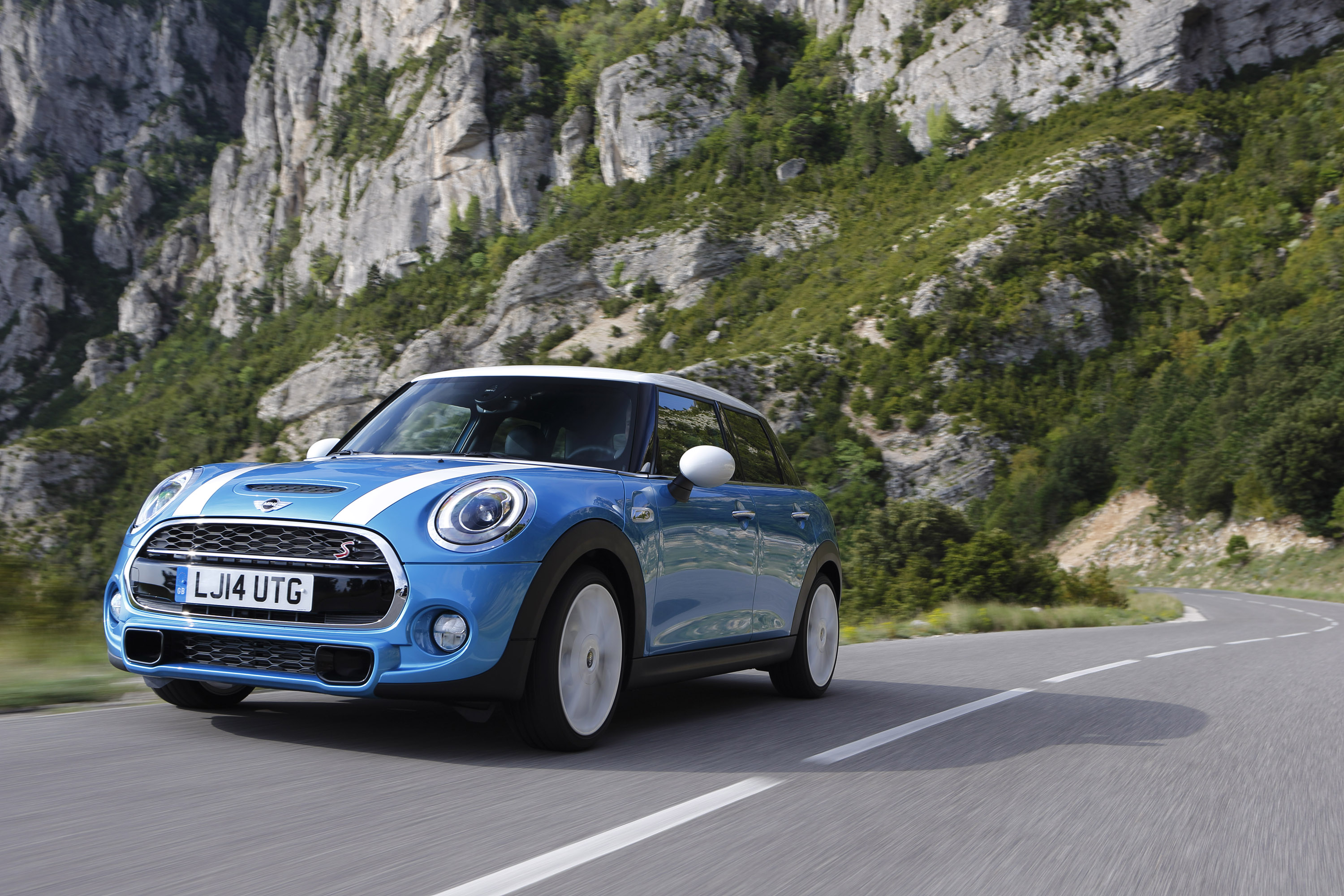 Mini Cooper 5-door photo #17