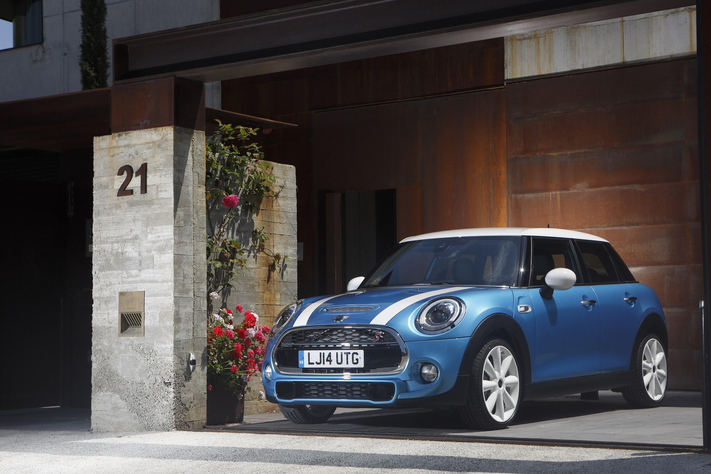 Mini Cooper 5-door photo #20