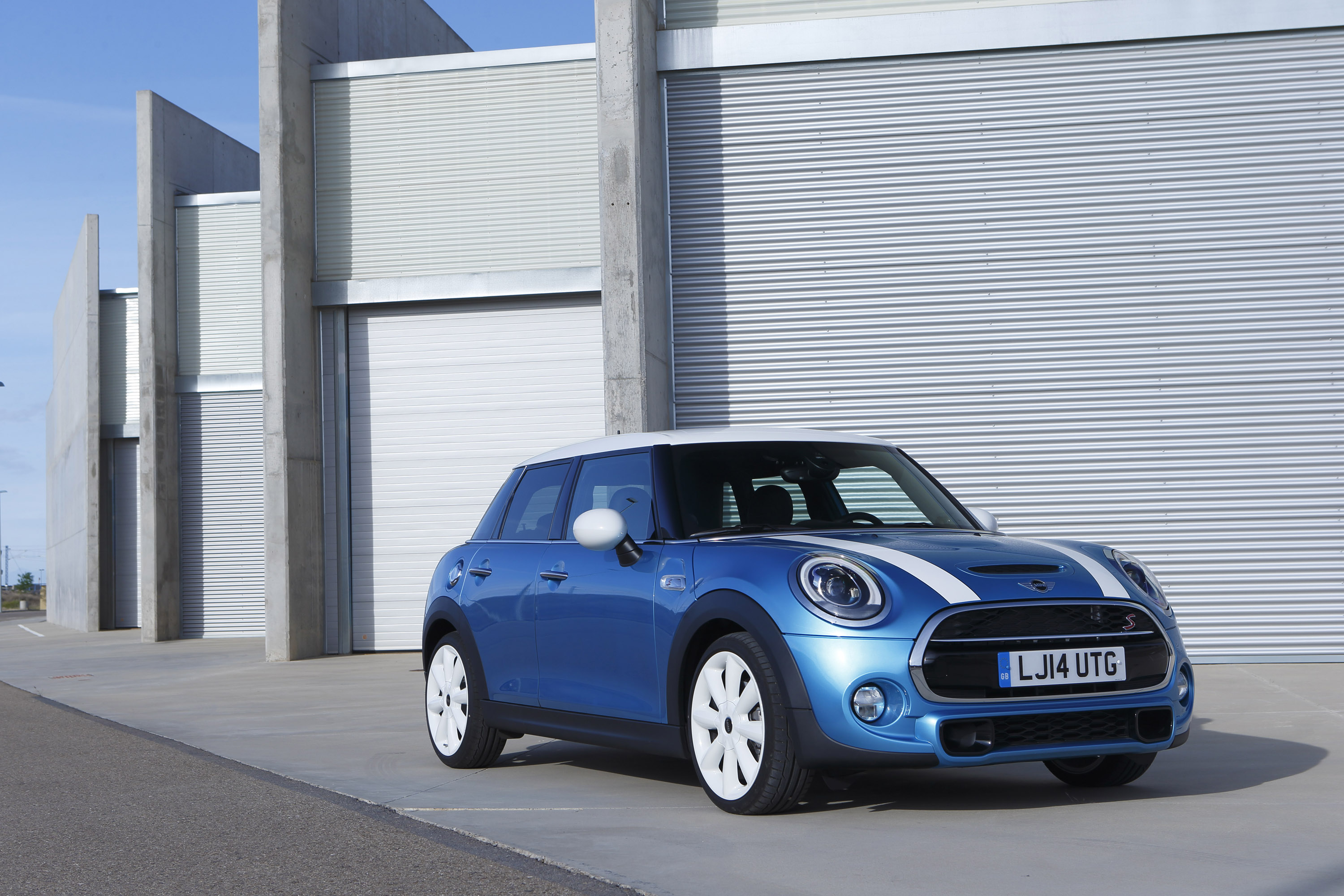 Mini Cooper 5-door photo #28