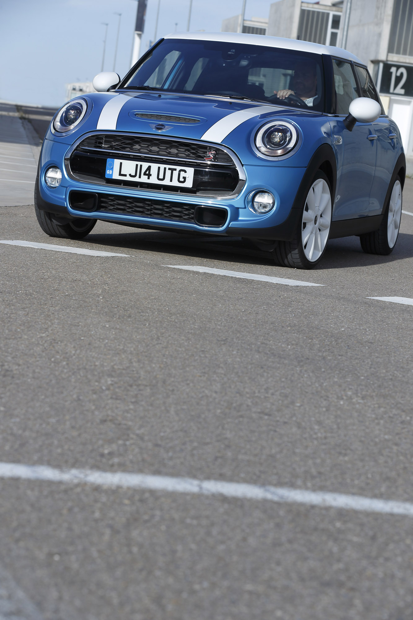 Mini Cooper 5-door photo #29