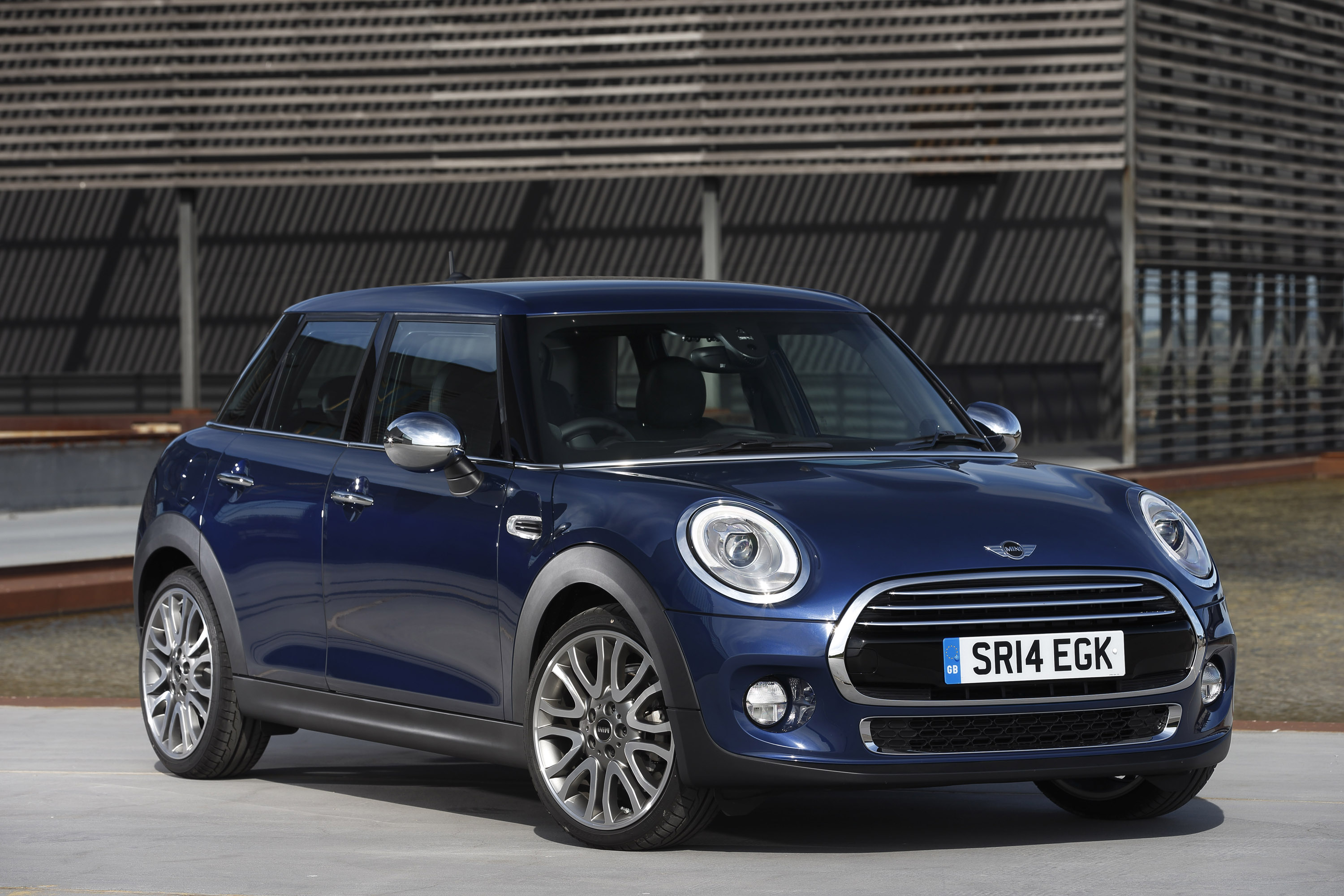 Mini Cooper 5-door photo #36