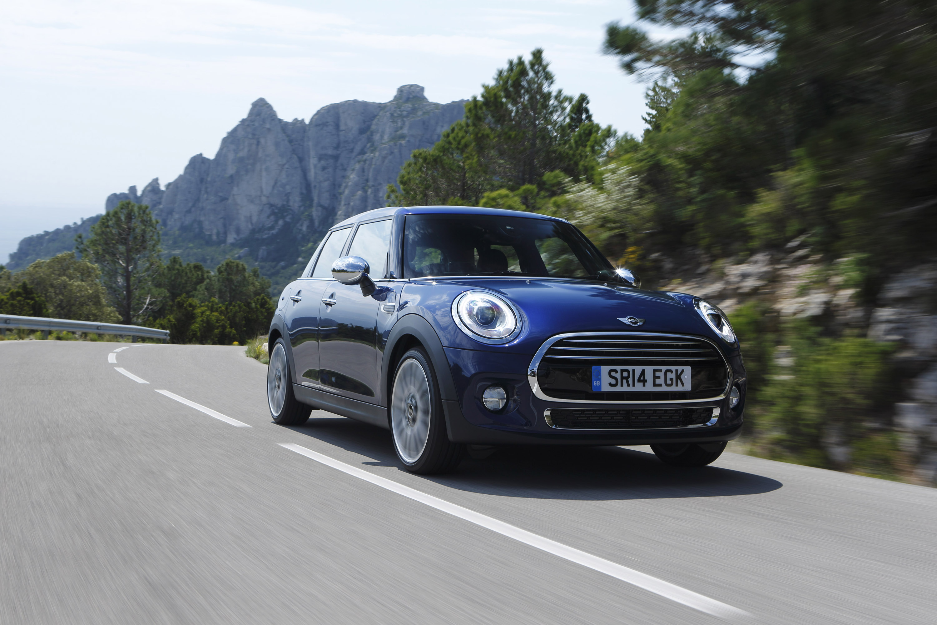 Mini Cooper 5-door photo #38