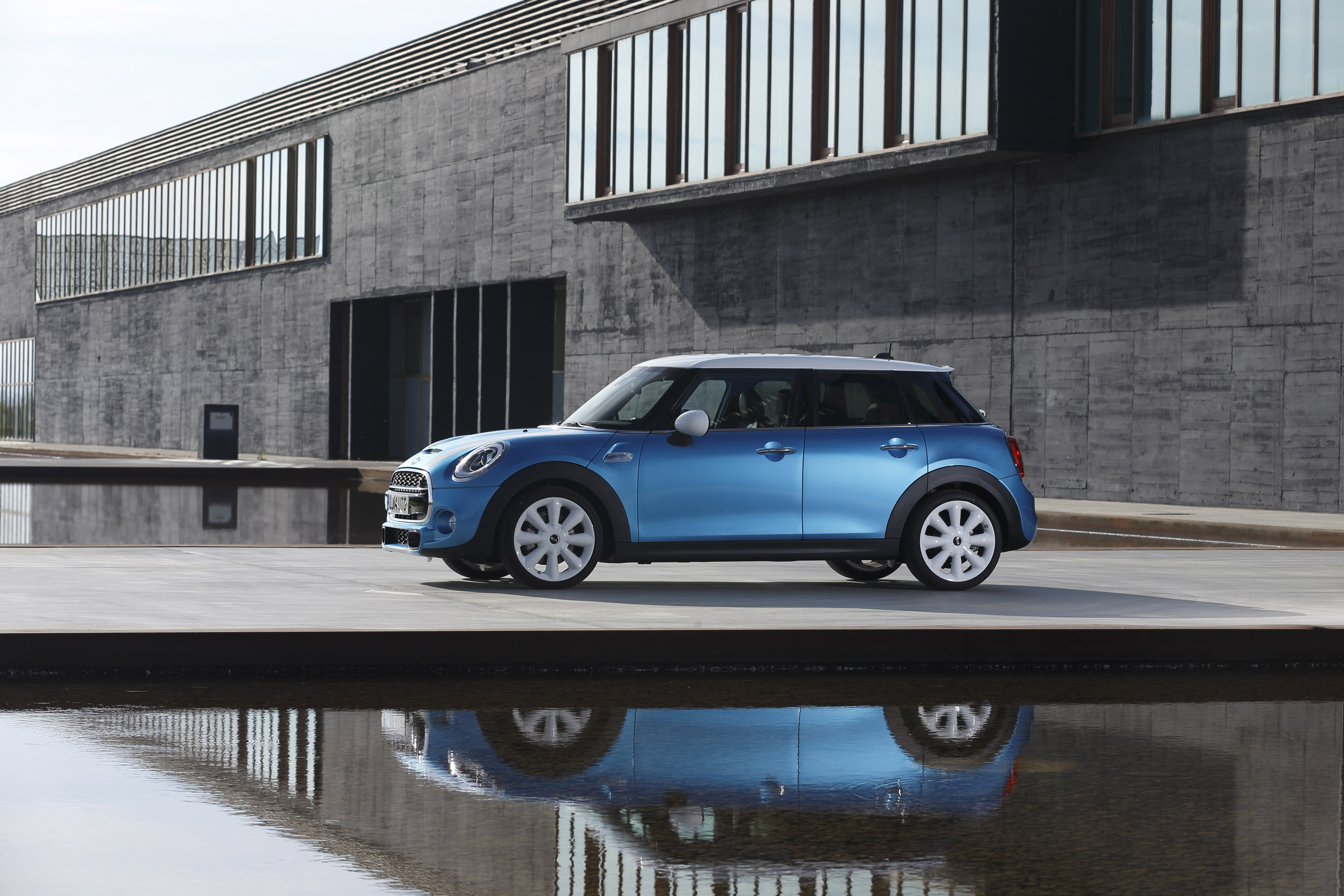 Mini Cooper 5-door photo #49